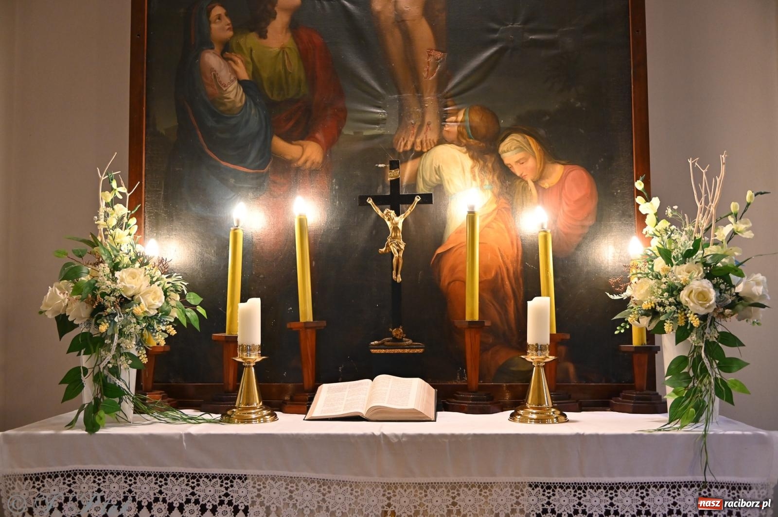 Zdjęcie w galerii na portalu naszraciborz.pl: Muzyka na wzgórzu i zwiedzanie kaplicy – koncert, który obudził ciszę cmentarza ewangelickiego w Raciborzu wiadomości z regionu