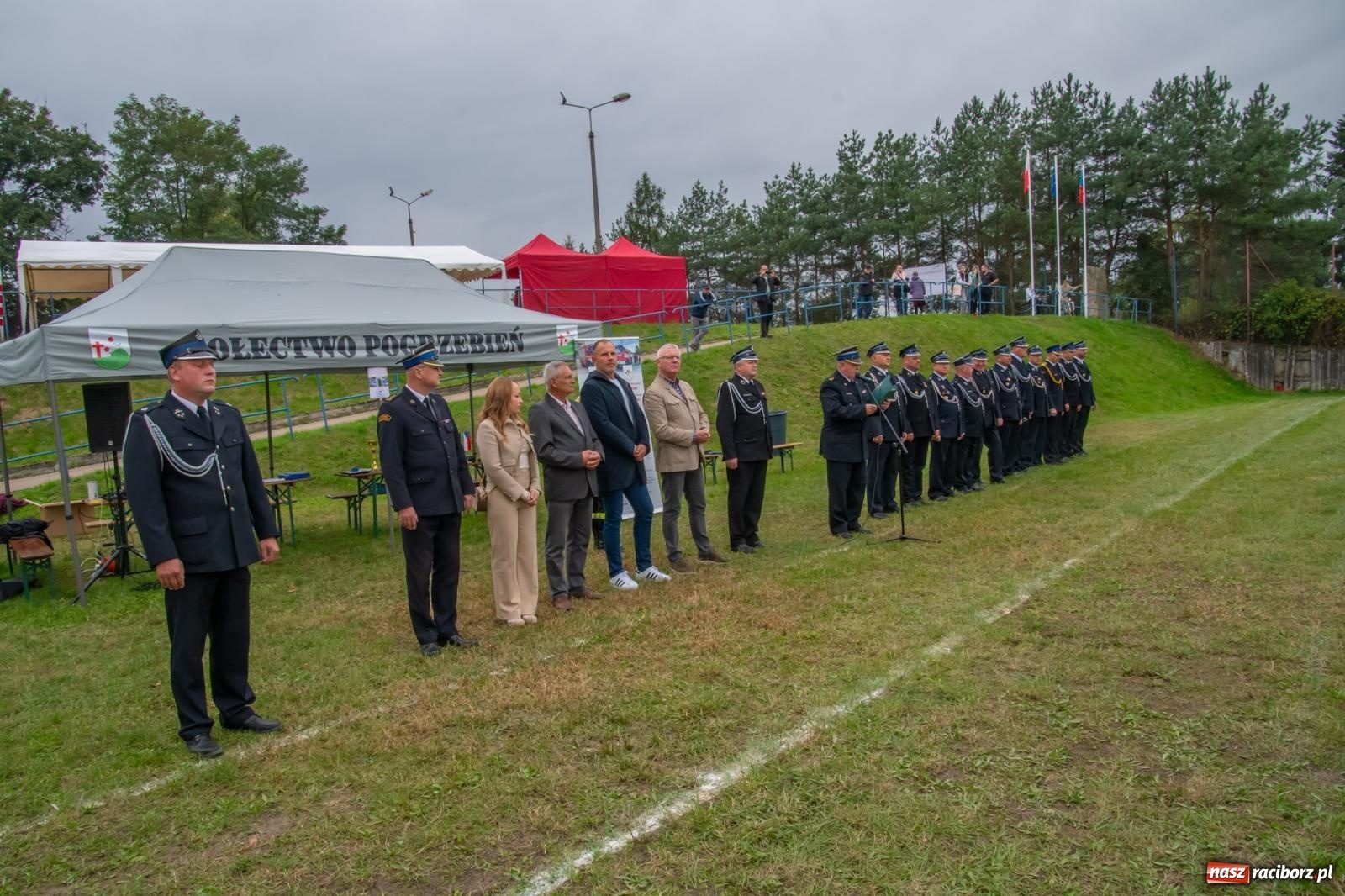Zdjęcie w galerii na portalu naszraciborz.pl: Strażacka przyjaźń bez granic. Gminne zawody sportowo-pożarnicze w Pogrzebieniu wiadomości z regionu