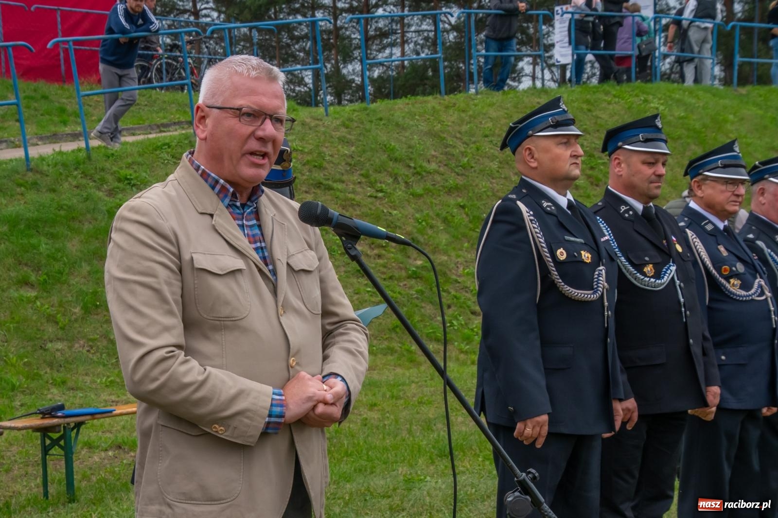 Zdjęcie w galerii na portalu naszraciborz.pl: Strażacka przyjaźń bez granic. Gminne zawody sportowo-pożarnicze w Pogrzebieniu wiadomości z regionu