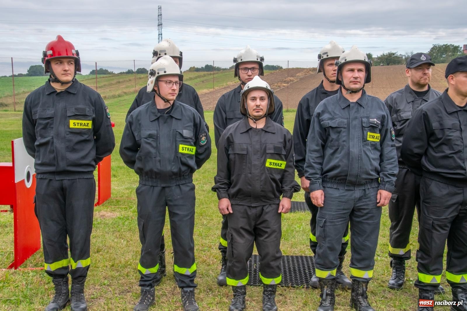 Zdjęcie w galerii na portalu naszraciborz.pl: Strażacka przyjaźń bez granic. Gminne zawody sportowo-pożarnicze w Pogrzebieniu wiadomości z regionu
