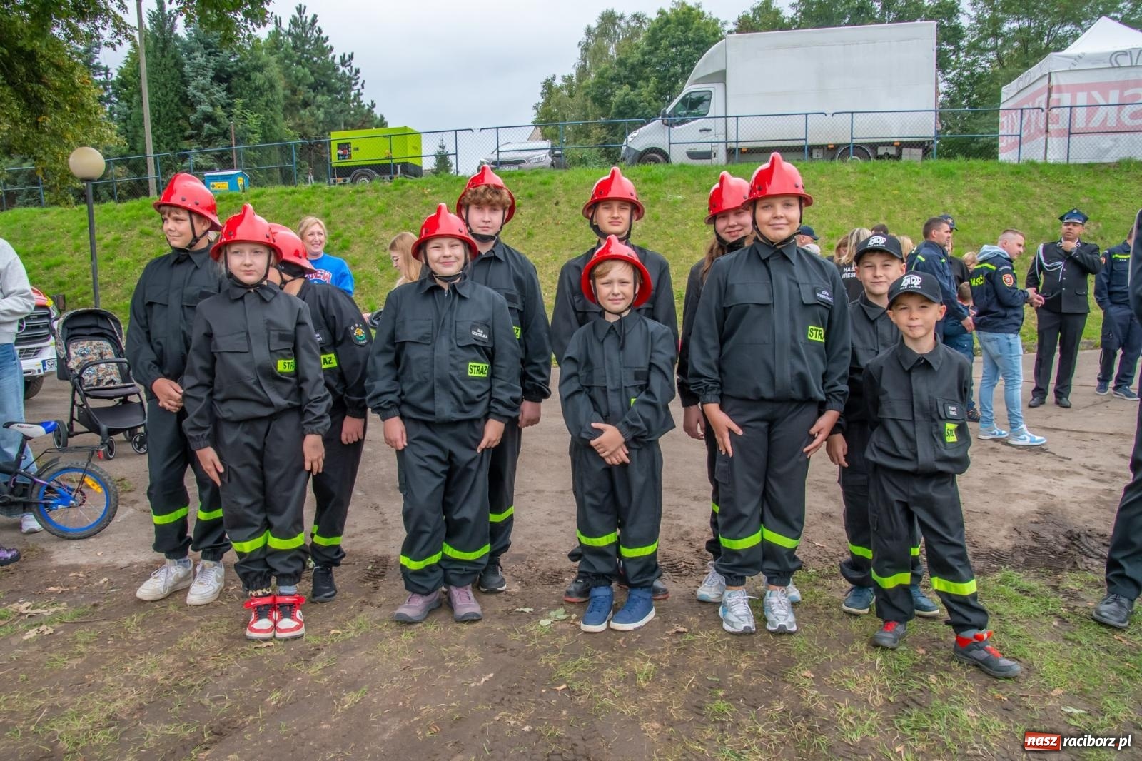 Zdjęcie w galerii na portalu naszraciborz.pl: Strażacka przyjaźń bez granic. Gminne zawody sportowo-pożarnicze w Pogrzebieniu wiadomości z regionu
