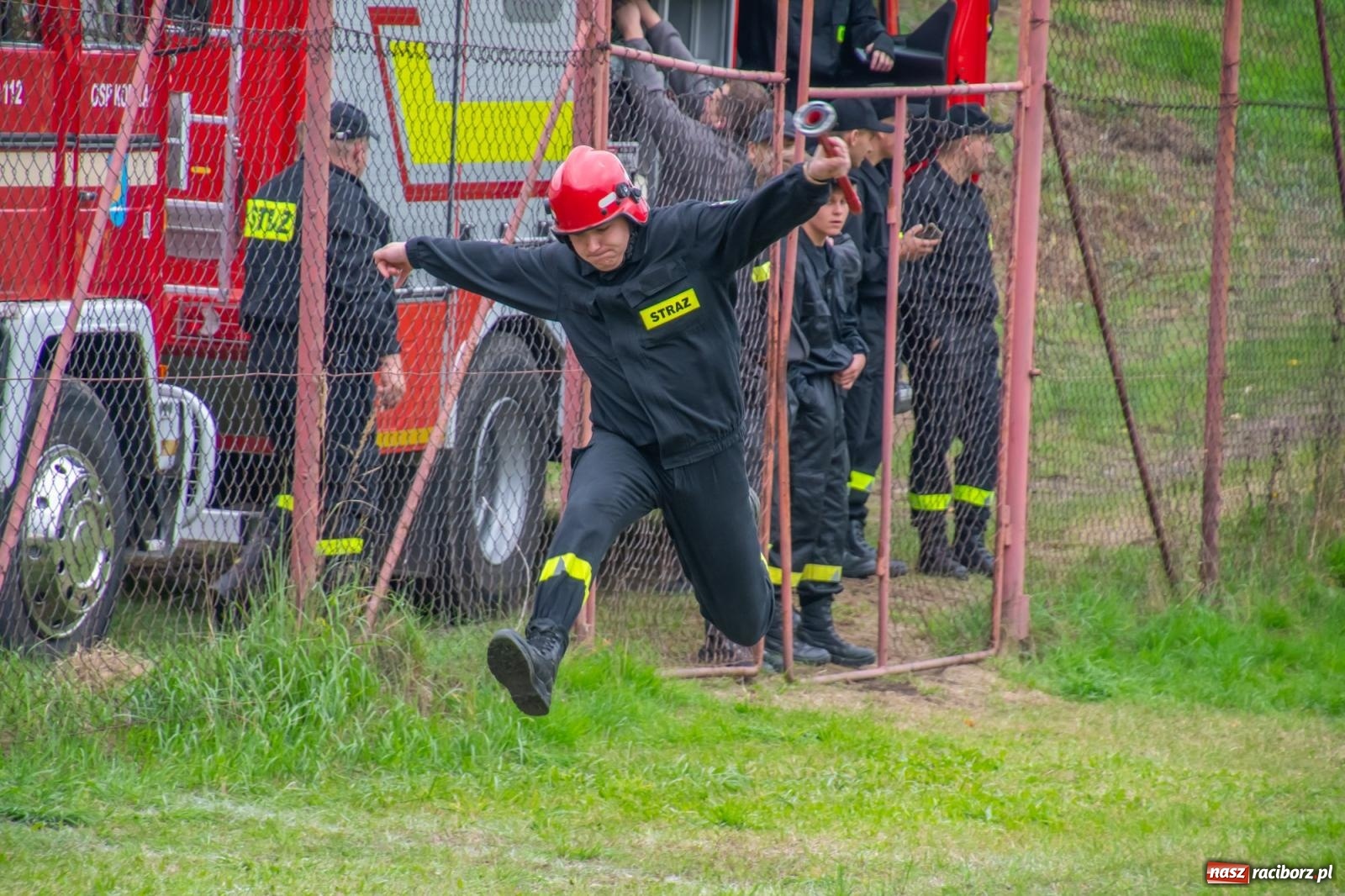Zdjęcie w galerii na portalu naszraciborz.pl: Strażacka przyjaźń bez granic. Gminne zawody sportowo-pożarnicze w Pogrzebieniu wiadomości z regionu