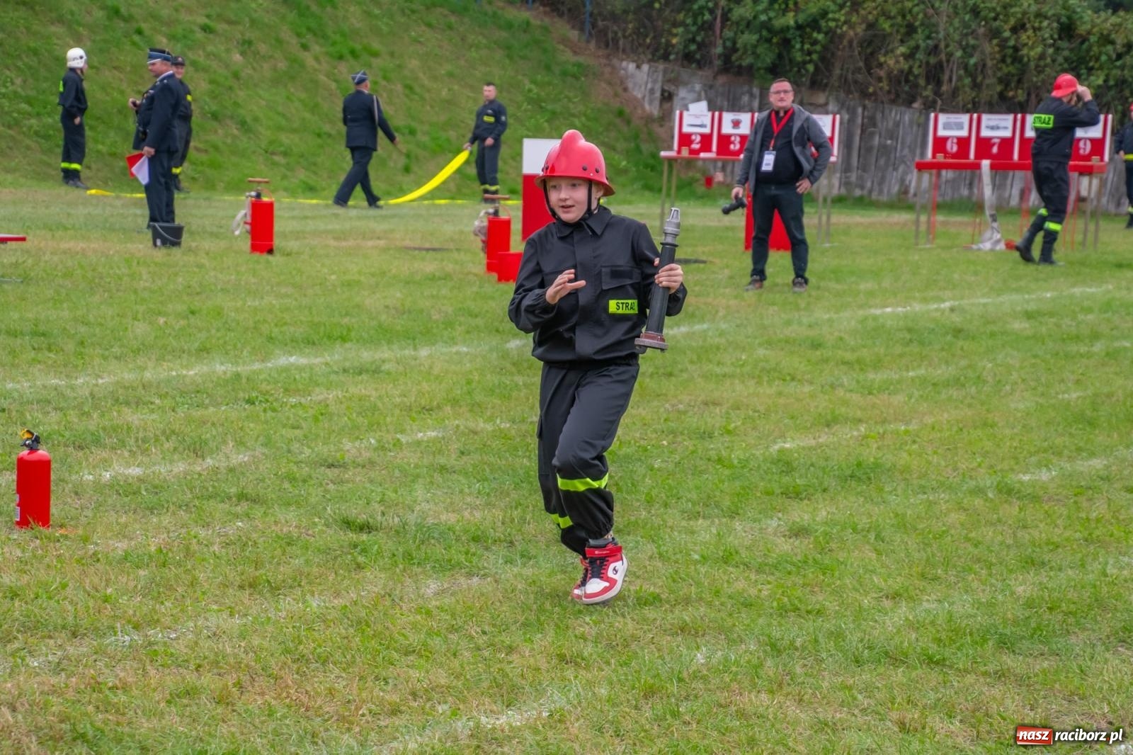Zdjęcie w galerii na portalu naszraciborz.pl: Strażacka przyjaźń bez granic. Gminne zawody sportowo-pożarnicze w Pogrzebieniu wiadomości z regionu