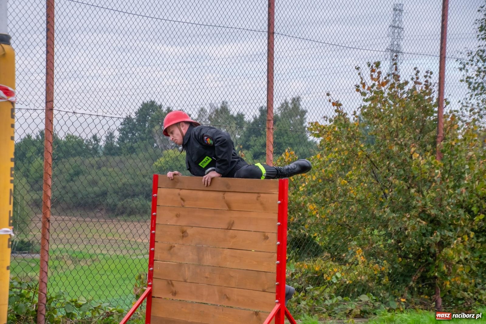 Zdjęcie w galerii na portalu naszraciborz.pl: Strażacka przyjaźń bez granic. Gminne zawody sportowo-pożarnicze w Pogrzebieniu wiadomości z regionu