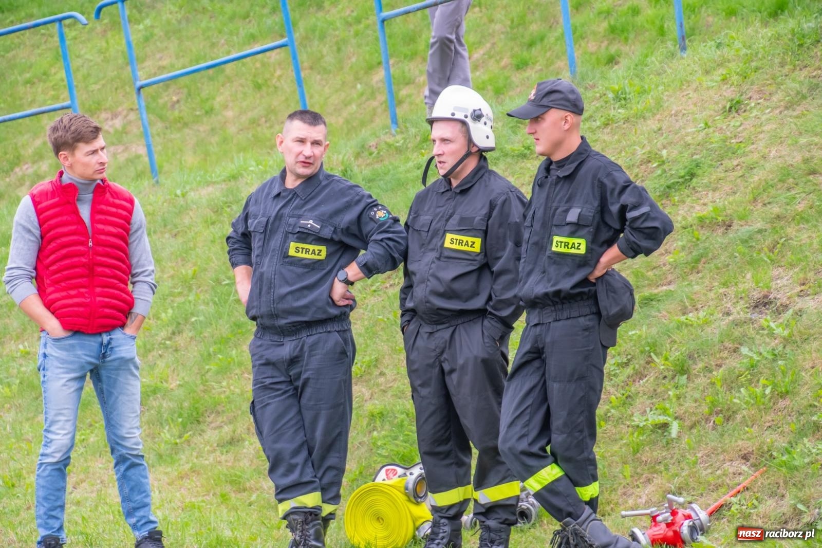 Zdjęcie w galerii na portalu naszraciborz.pl: Strażacka przyjaźń bez granic. Gminne zawody sportowo-pożarnicze w Pogrzebieniu wiadomości z regionu