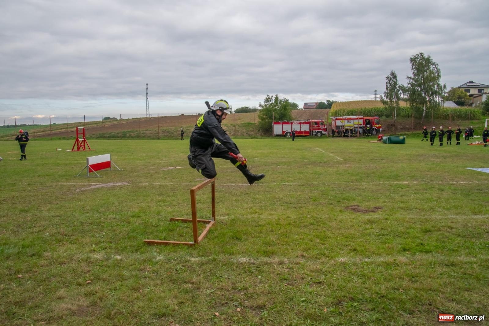 Zdjęcie w galerii na portalu naszraciborz.pl: Strażacka przyjaźń bez granic. Gminne zawody sportowo-pożarnicze w Pogrzebieniu wiadomości z regionu