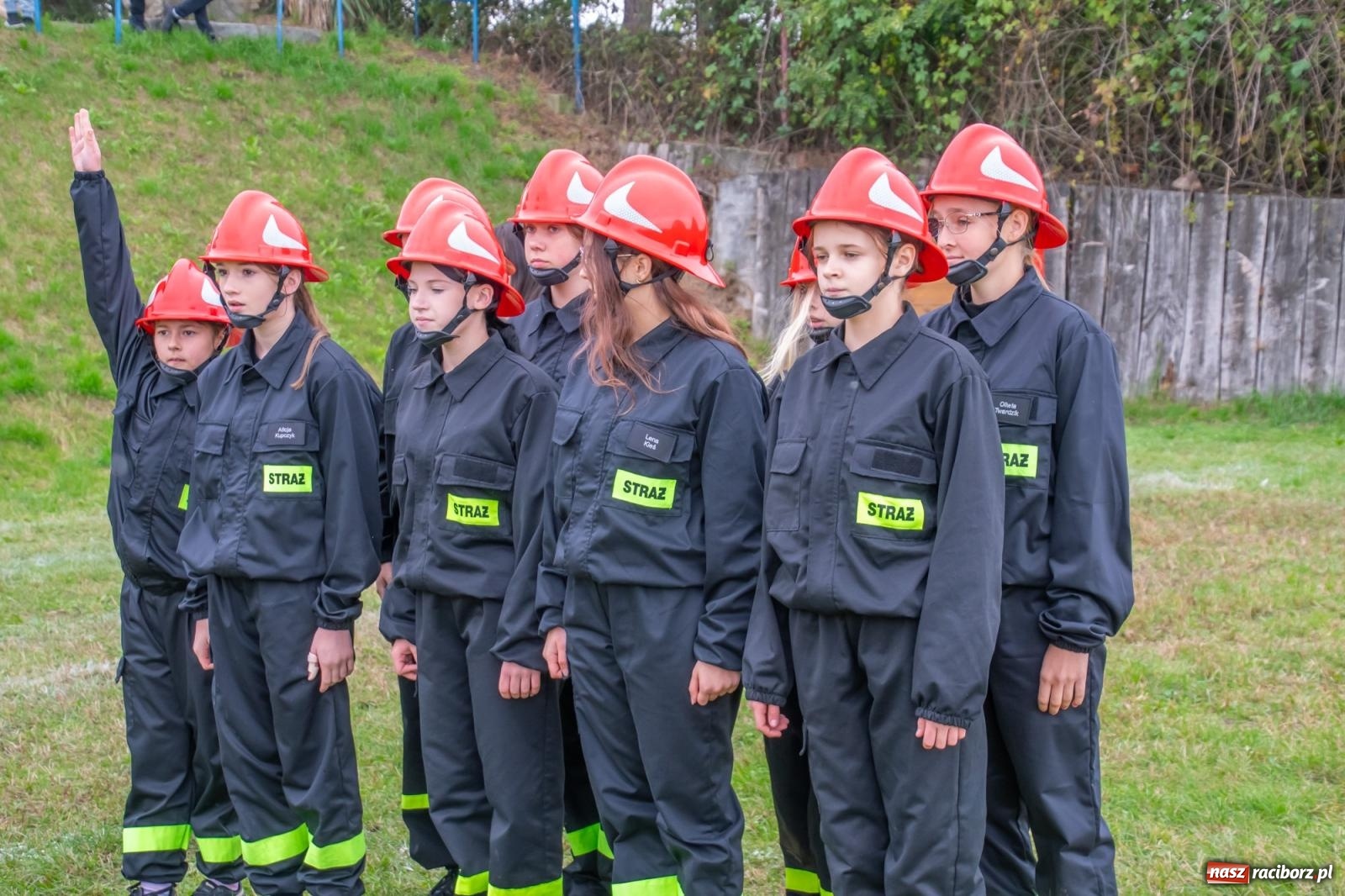 Zdjęcie w galerii na portalu naszraciborz.pl: Strażacka przyjaźń bez granic. Gminne zawody sportowo-pożarnicze w Pogrzebieniu wiadomości z regionu