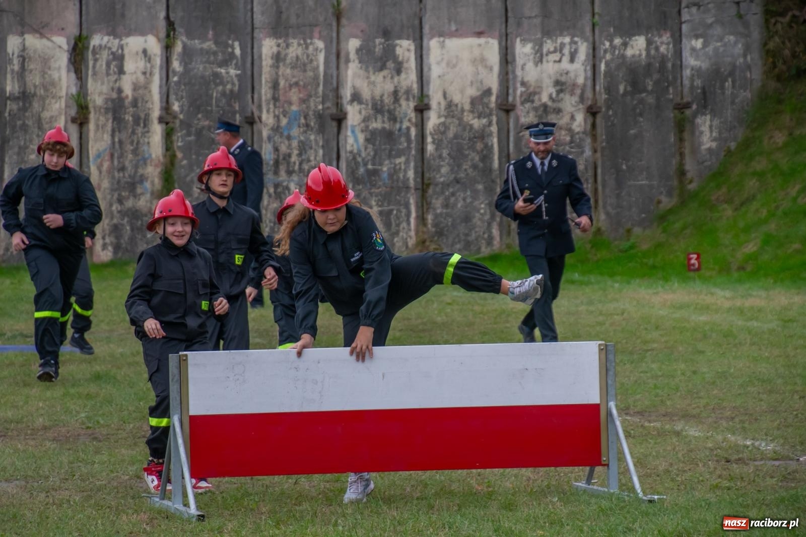 Zdjęcie w galerii na portalu naszraciborz.pl: Strażacka przyjaźń bez granic. Gminne zawody sportowo-pożarnicze w Pogrzebieniu wiadomości z regionu