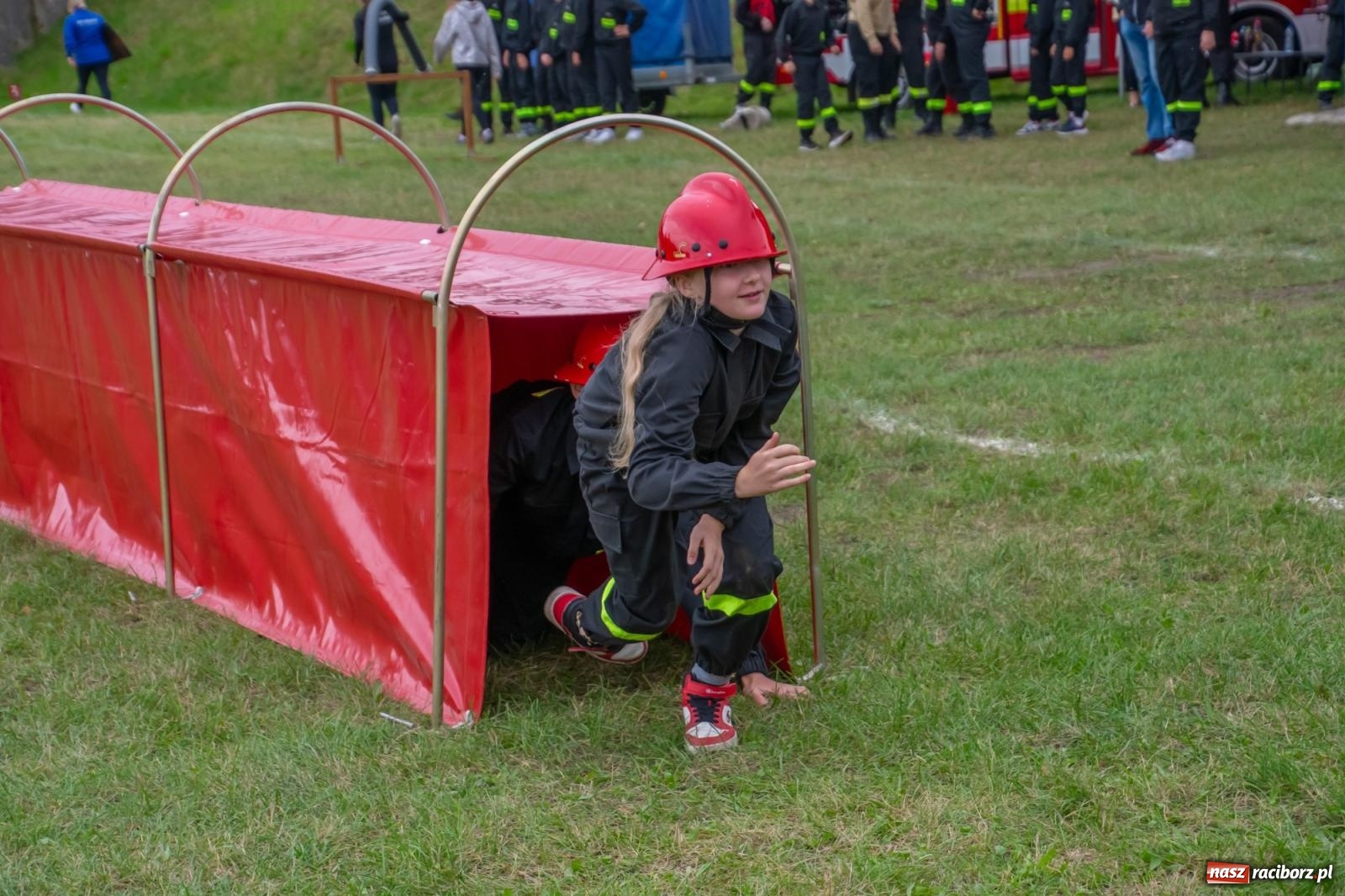 Zdjęcie w galerii na portalu naszraciborz.pl: Strażacka przyjaźń bez granic. Gminne zawody sportowo-pożarnicze w Pogrzebieniu wiadomości z regionu