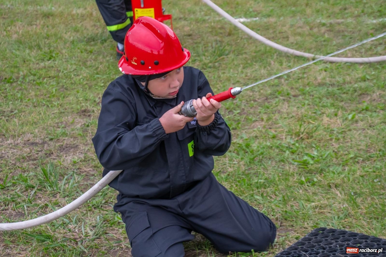 Zdjęcie w galerii na portalu naszraciborz.pl: Strażacka przyjaźń bez granic. Gminne zawody sportowo-pożarnicze w Pogrzebieniu wiadomości z regionu