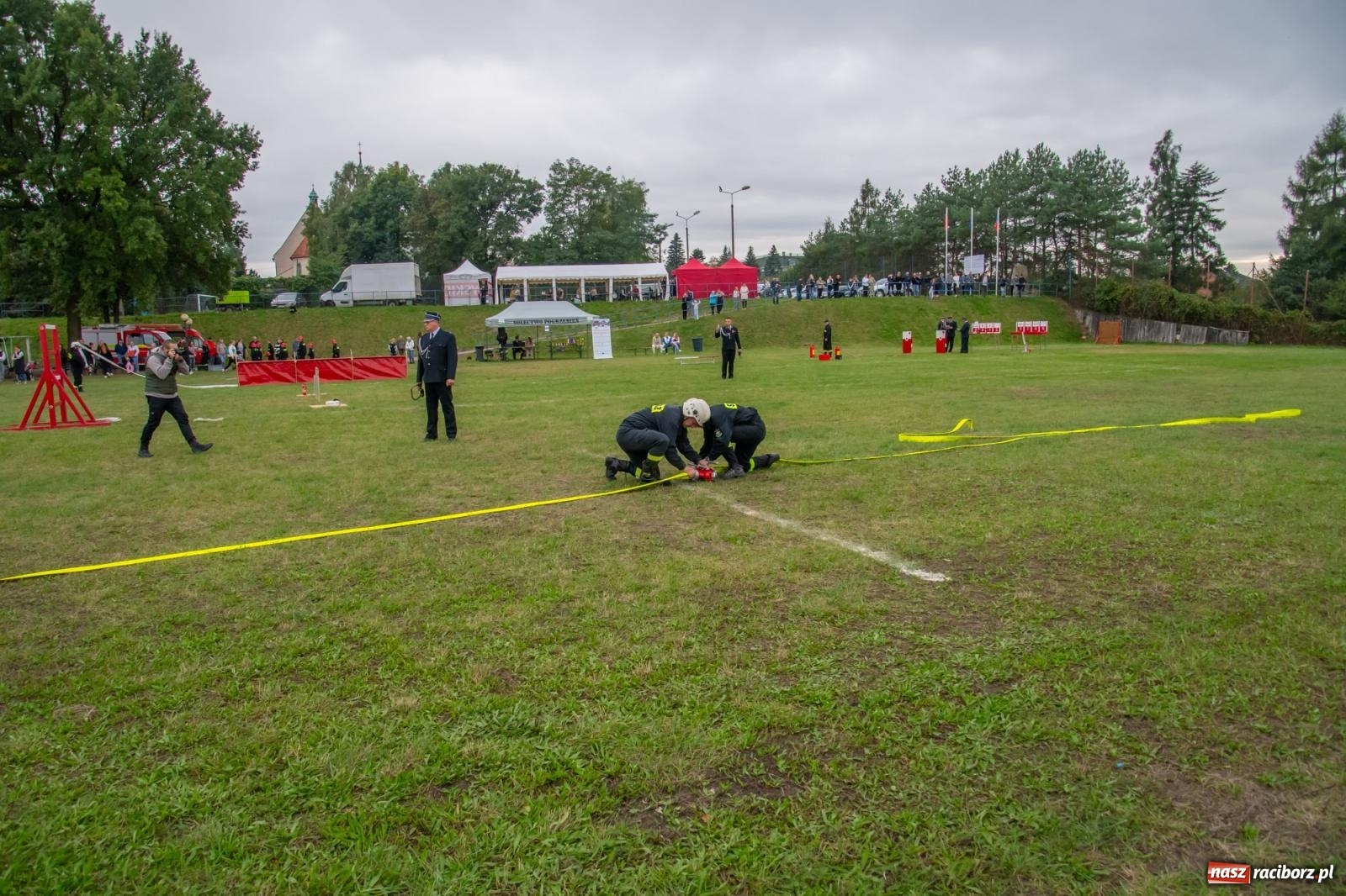 Zdjęcie w galerii na portalu naszraciborz.pl: Strażacka przyjaźń bez granic. Gminne zawody sportowo-pożarnicze w Pogrzebieniu wiadomości z regionu
