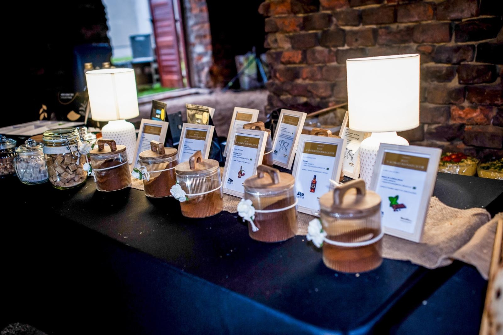 Zdjęcie w galerii na portalu naszraciborz.pl: Ruiny pałacu w Sławikowie rozświetlone – I Noc Eickstedtów za nami [FOTO i WIDEO] wiadomości z regionu