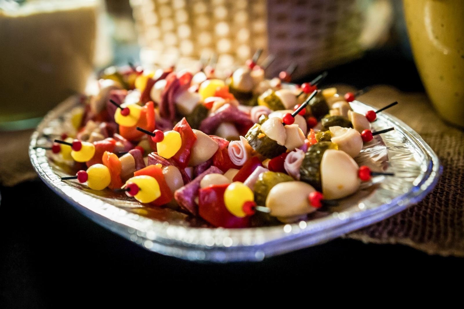 Zdjęcie w galerii na portalu naszraciborz.pl: Ruiny pałacu w Sławikowie rozświetlone – I Noc Eickstedtów za nami [FOTO i WIDEO] wiadomości z regionu