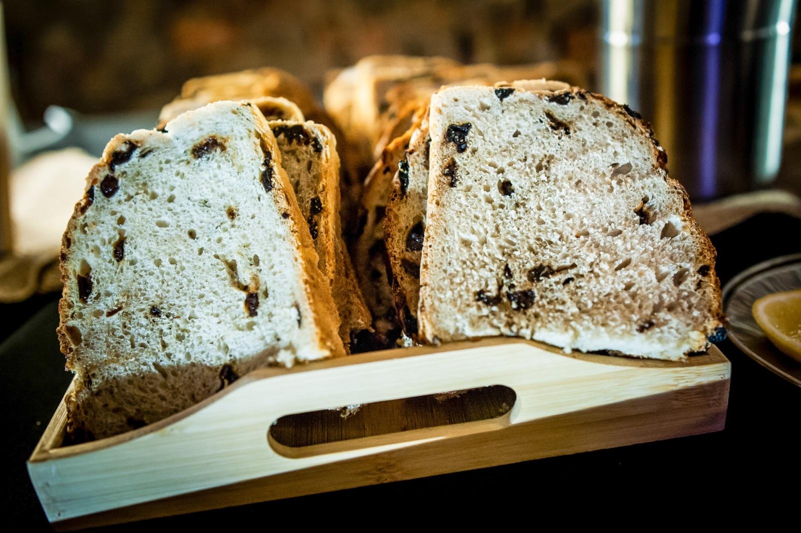 Zdjęcie w galerii na portalu naszraciborz.pl: Ruiny pałacu w Sławikowie rozświetlone – I Noc Eickstedtów za nami [FOTO i WIDEO] wiadomości z regionu