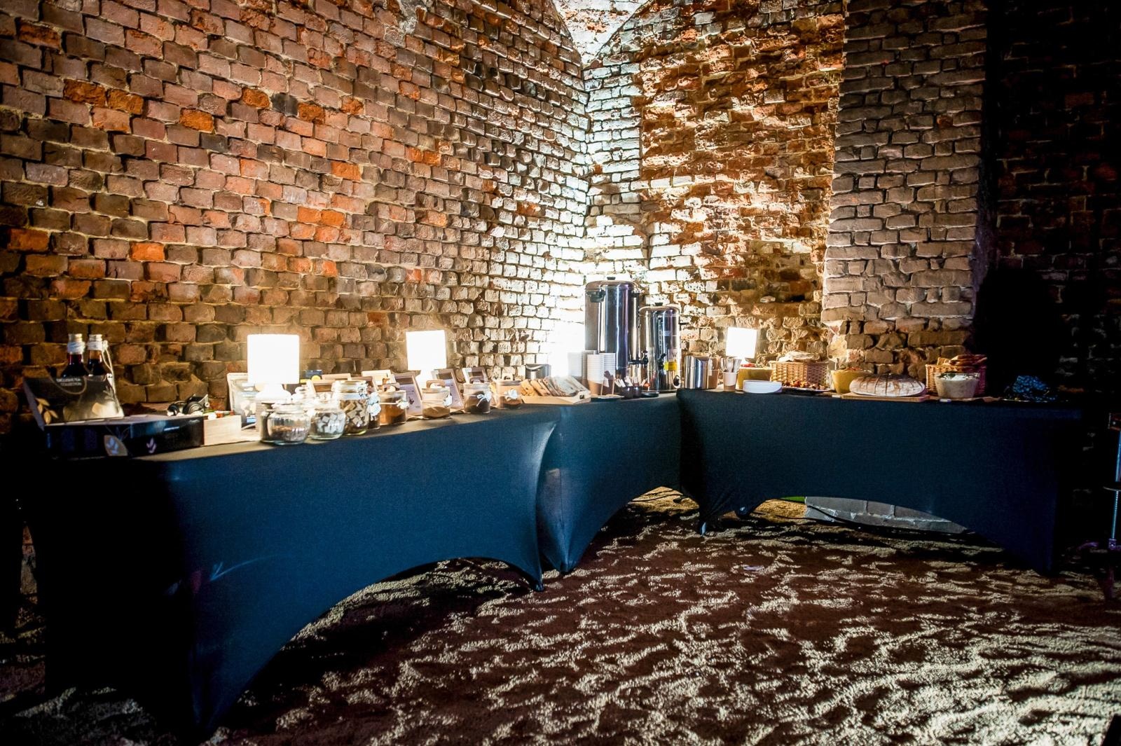 Zdjęcie w galerii na portalu naszraciborz.pl: Ruiny pałacu w Sławikowie rozświetlone – I Noc Eickstedtów za nami [FOTO i WIDEO] wiadomości z regionu