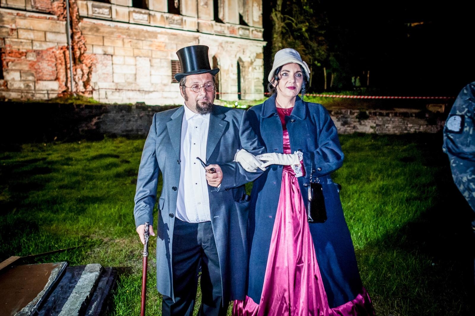 Zdjęcie w galerii na portalu naszraciborz.pl: Ruiny pałacu w Sławikowie rozświetlone – I Noc Eickstedtów za nami [FOTO i WIDEO] wiadomości z regionu