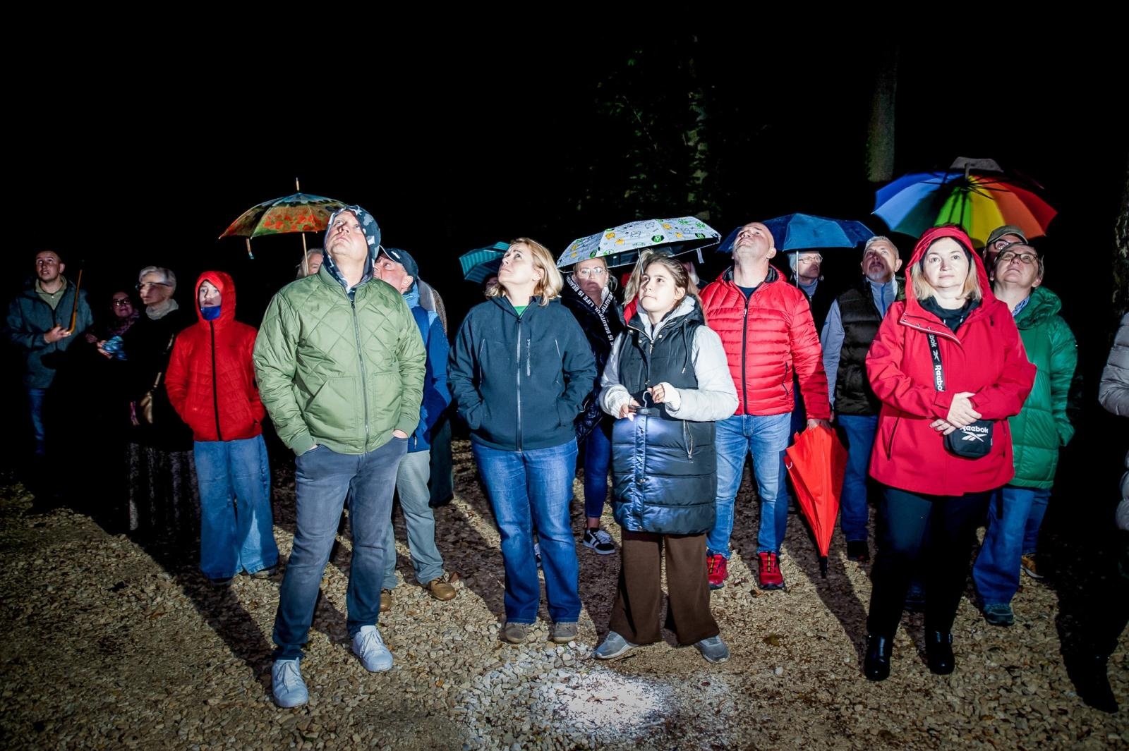 Zdjęcie w galerii na portalu naszraciborz.pl: Ruiny pałacu w Sławikowie rozświetlone – I Noc Eickstedtów za nami [FOTO i WIDEO] wiadomości z regionu