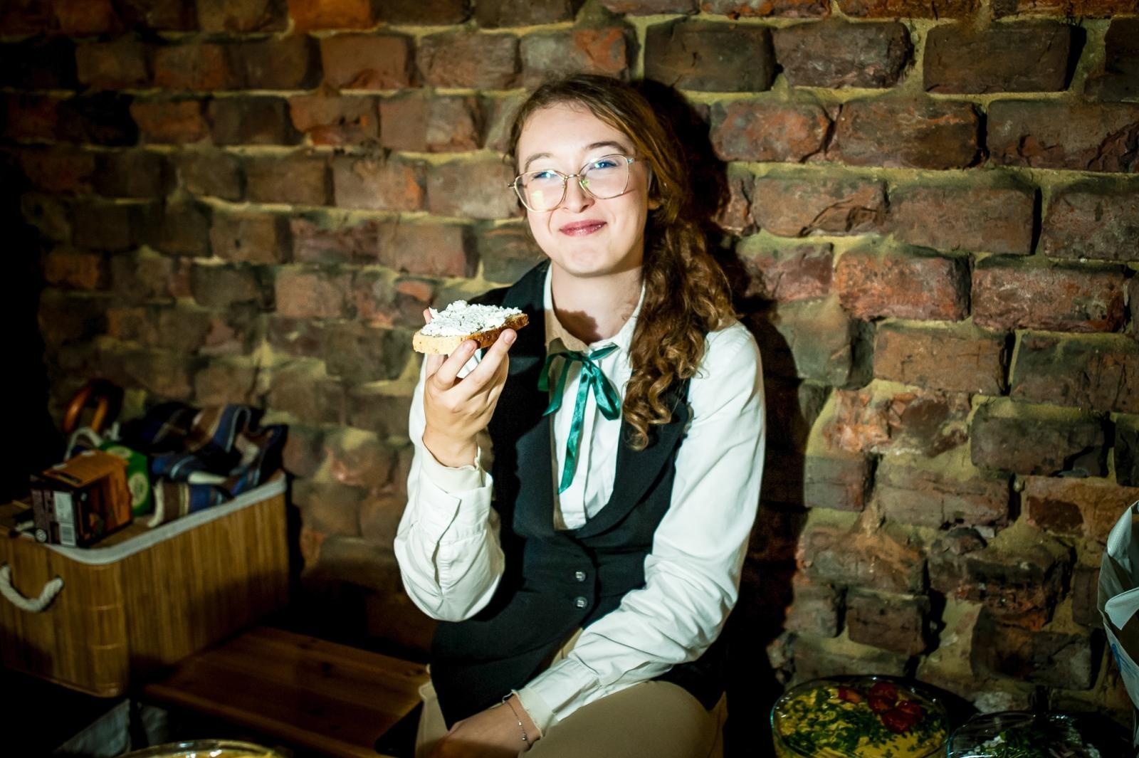 Zdjęcie w galerii na portalu naszraciborz.pl: Ruiny pałacu w Sławikowie rozświetlone – I Noc Eickstedtów za nami [FOTO i WIDEO] wiadomości z regionu