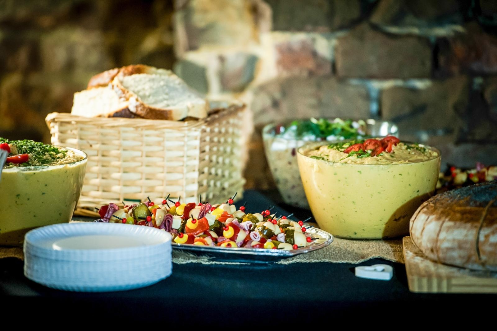 Zdjęcie w galerii na portalu naszraciborz.pl: Ruiny pałacu w Sławikowie rozświetlone – I Noc Eickstedtów za nami [FOTO i WIDEO] wiadomości z regionu