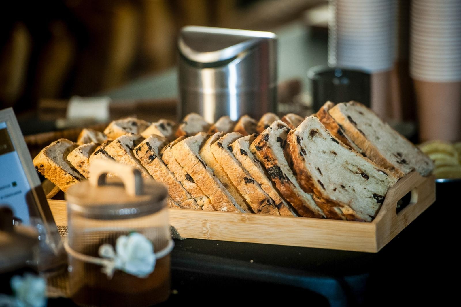 Zdjęcie w galerii na portalu naszraciborz.pl: Ruiny pałacu w Sławikowie rozświetlone – I Noc Eickstedtów za nami [FOTO i WIDEO] wiadomości z regionu