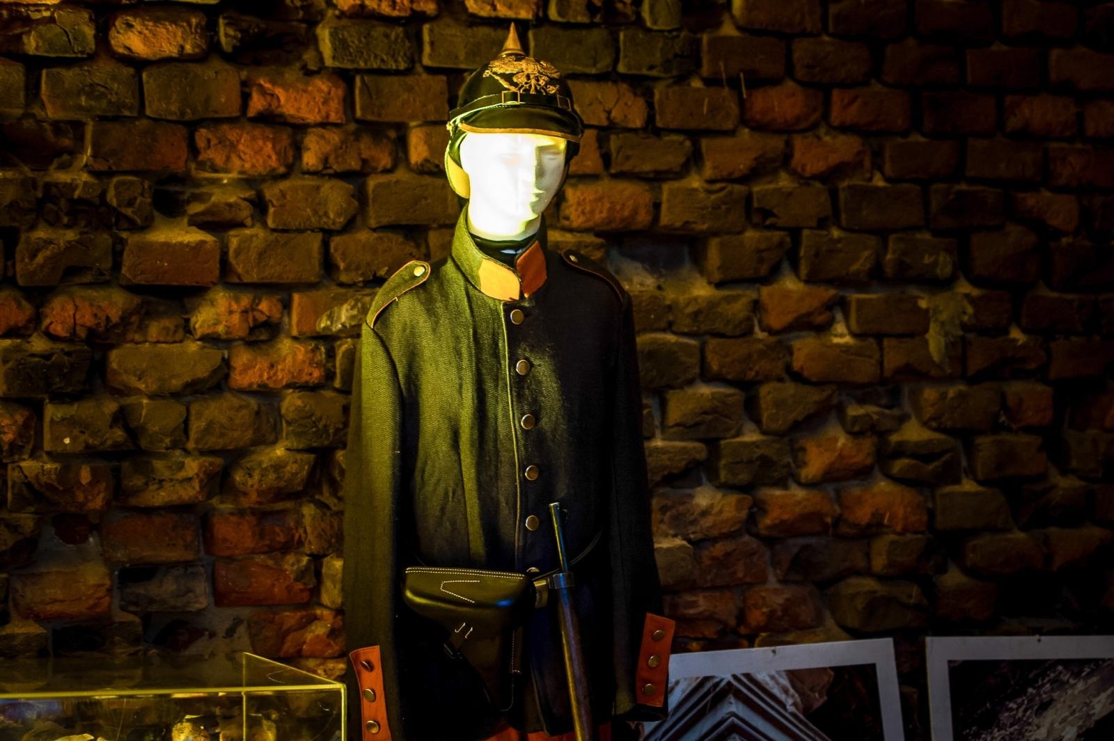 Zdjęcie w galerii na portalu naszraciborz.pl: Ruiny pałacu w Sławikowie rozświetlone – I Noc Eickstedtów za nami [FOTO i WIDEO] wiadomości z regionu