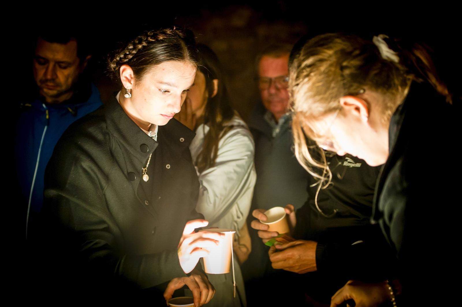 Zdjęcie w galerii na portalu naszraciborz.pl: Ruiny pałacu w Sławikowie rozświetlone – I Noc Eickstedtów za nami [FOTO i WIDEO] wiadomości z regionu