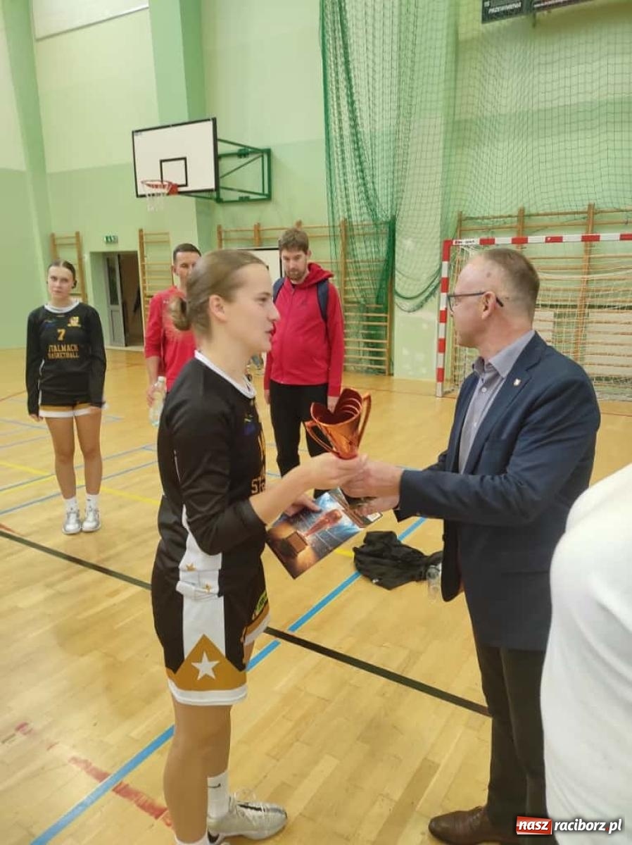 Zdjęcie w galerii na portalu naszraciborz.pl: Koszykówka: Turniej o puchar Starosty. Raciborzanki okazały gościnność [FOTO i WIDEO] wiadomości z regionu