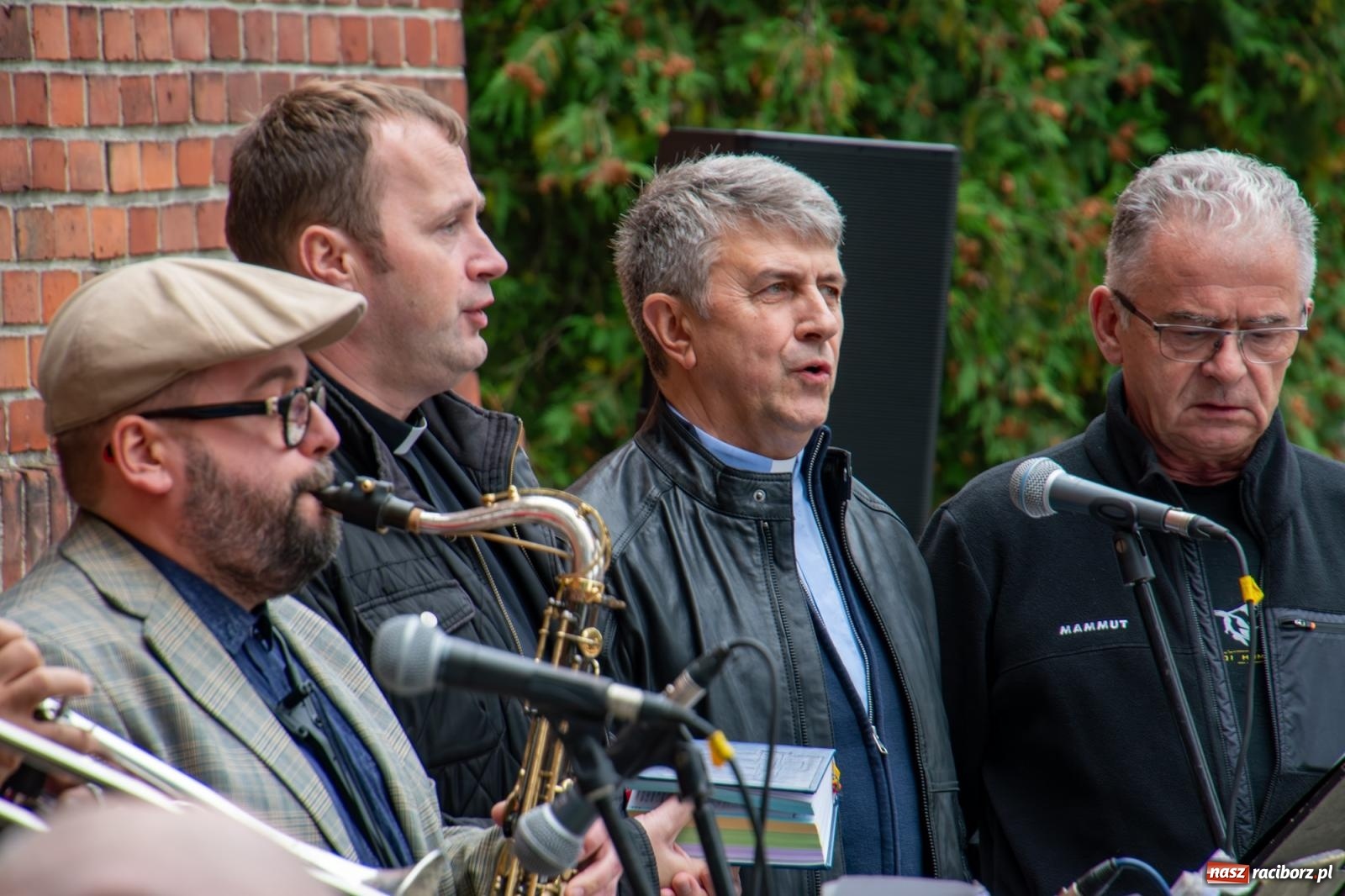 Zdjęcie w galerii na portalu naszraciborz.pl: Ile w nas pamięci, tyle w nas przyszłości. Ewangelicki cmentarz odkryty na nowo [FOTO i WIDEO] wiadomości z regionu