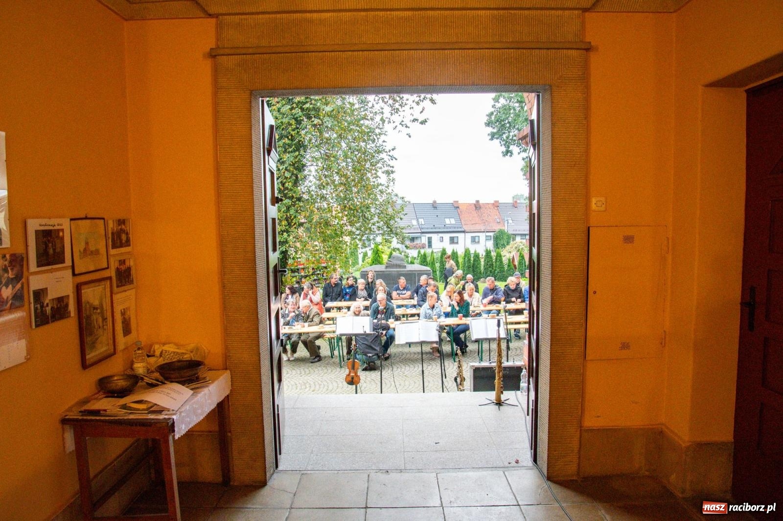 Zdjęcie w galerii na portalu naszraciborz.pl: Ile w nas pamięci, tyle w nas przyszłości. Ewangelicki cmentarz odkryty na nowo [FOTO i WIDEO] wiadomości z regionu