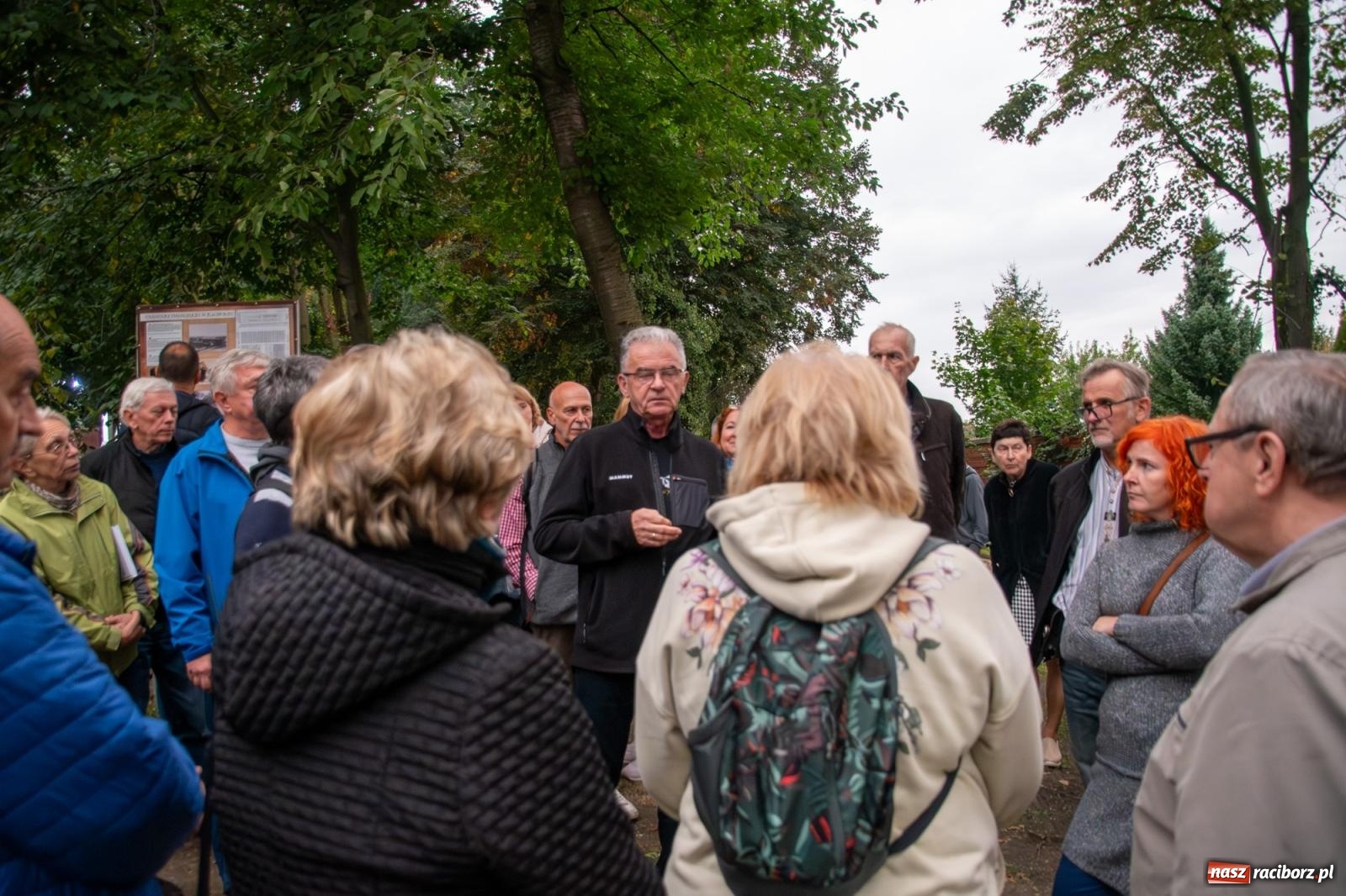 Zdjęcie w galerii na portalu naszraciborz.pl: Ile w nas pamięci, tyle w nas przyszłości. Ewangelicki cmentarz odkryty na nowo [FOTO i WIDEO] wiadomości z regionu