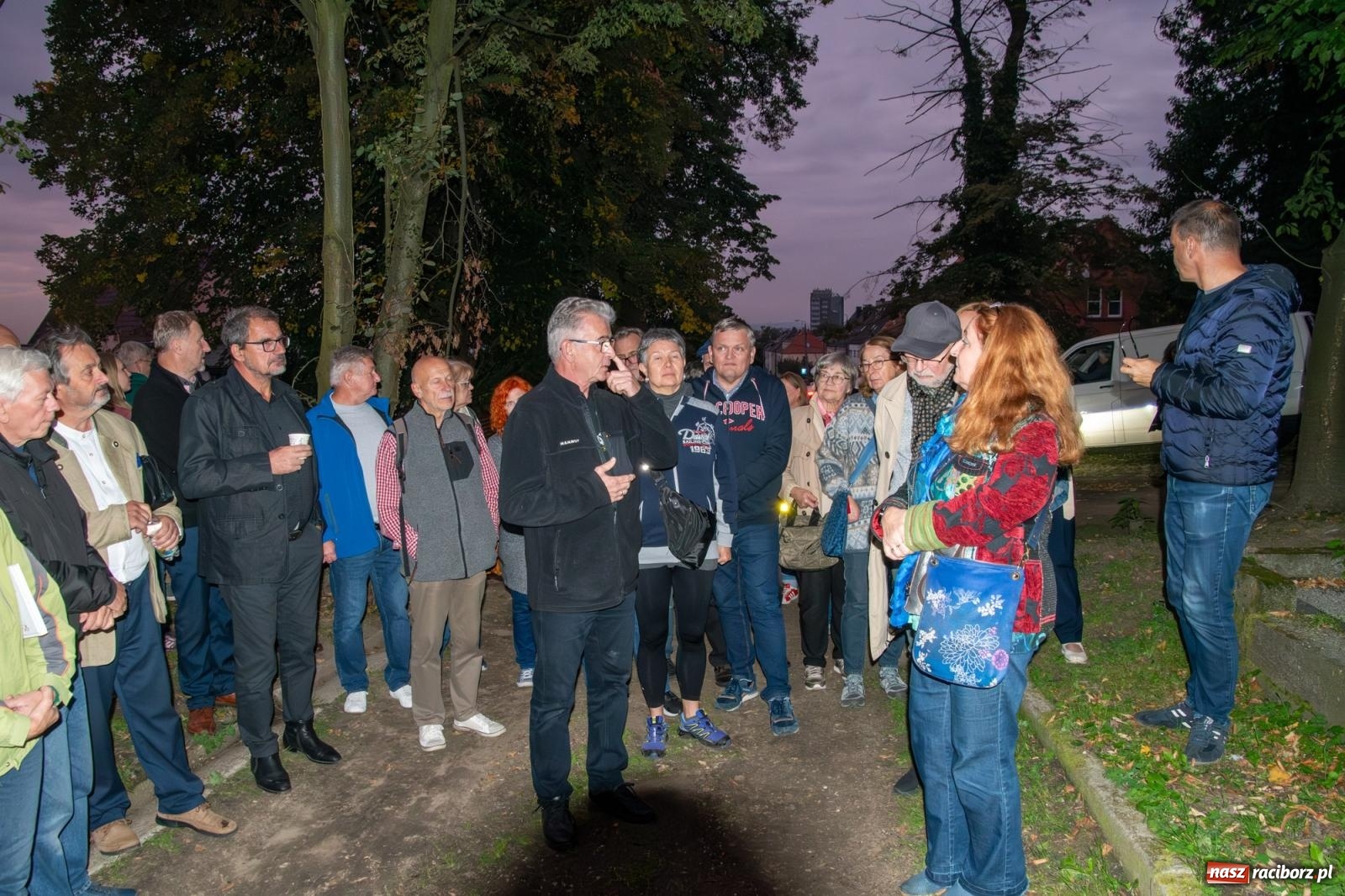 Zdjęcie w galerii na portalu naszraciborz.pl: Ile w nas pamięci, tyle w nas przyszłości. Ewangelicki cmentarz odkryty na nowo [FOTO i WIDEO] wiadomości z regionu