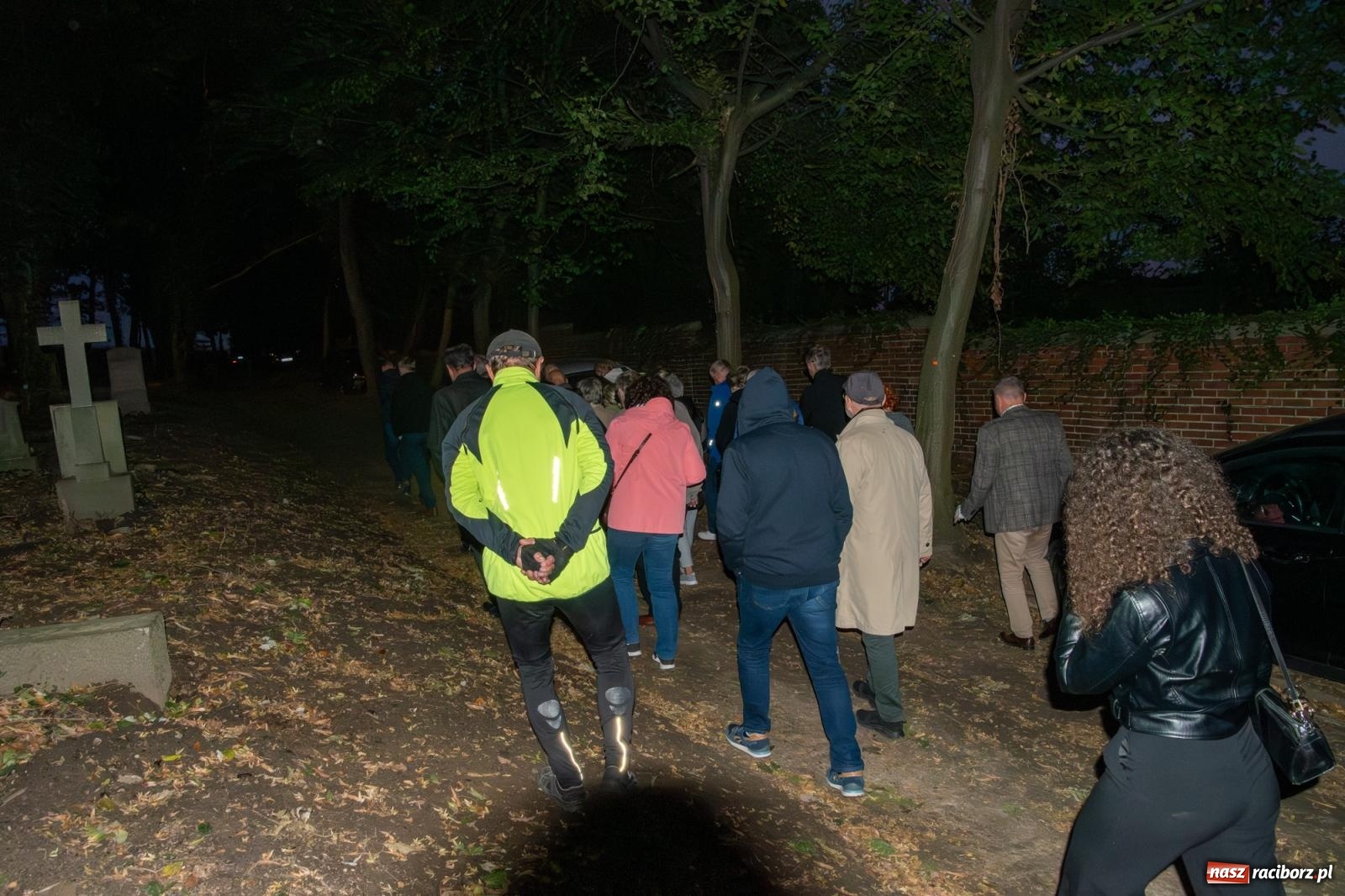 Zdjęcie w galerii na portalu naszraciborz.pl: Ile w nas pamięci, tyle w nas przyszłości. Ewangelicki cmentarz odkryty na nowo [FOTO i WIDEO] wiadomości z regionu