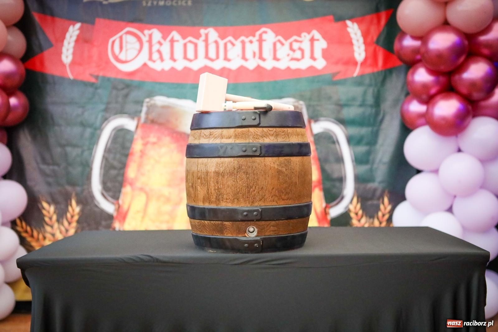 Zdjęcie w galerii na portalu naszraciborz.pl: Szymocice świętowały 25 lat Oktoberfestu. Na scenie Toby i Francesco Napoli [FOTO] wiadomości z regionu