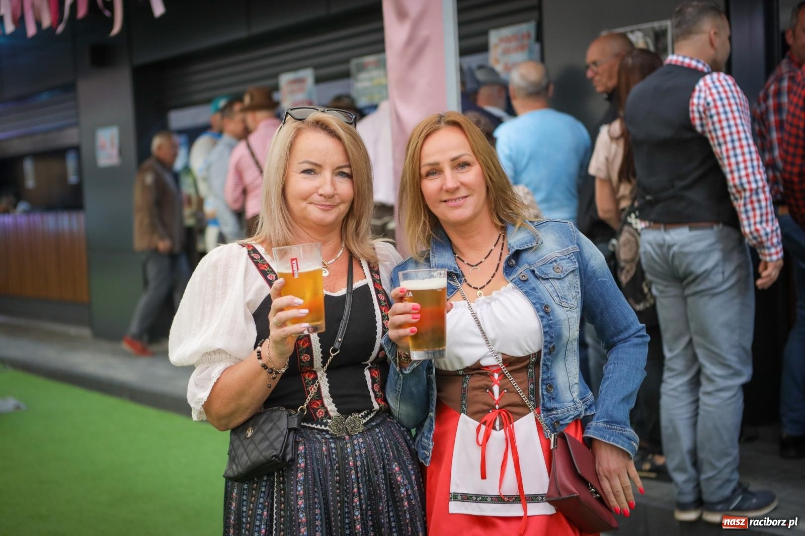 Zdjęcie w galerii na portalu naszraciborz.pl: Szymocice świętowały 25 lat Oktoberfestu. Na scenie Toby i Francesco Napoli [FOTO] wiadomości z regionu