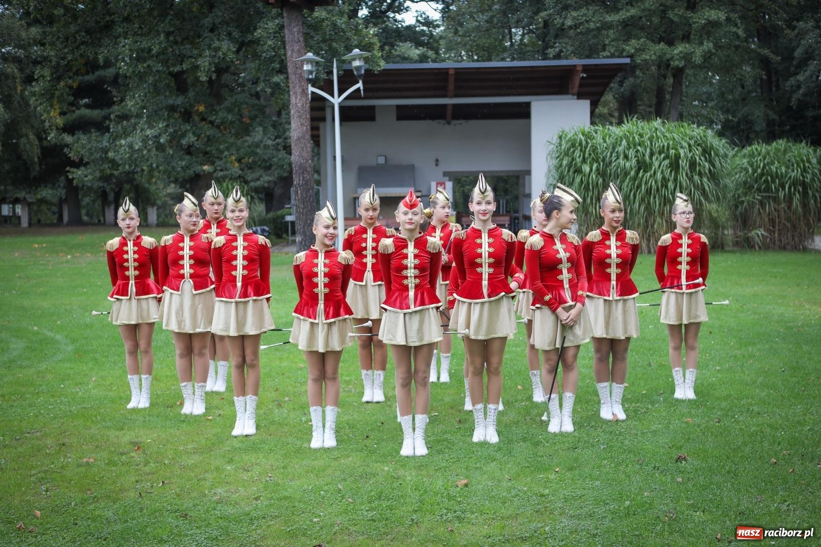 Zdjęcie w galerii na portalu naszraciborz.pl: Szymocice świętowały 25 lat Oktoberfestu. Na scenie Toby i Francesco Napoli [FOTO] wiadomości z regionu