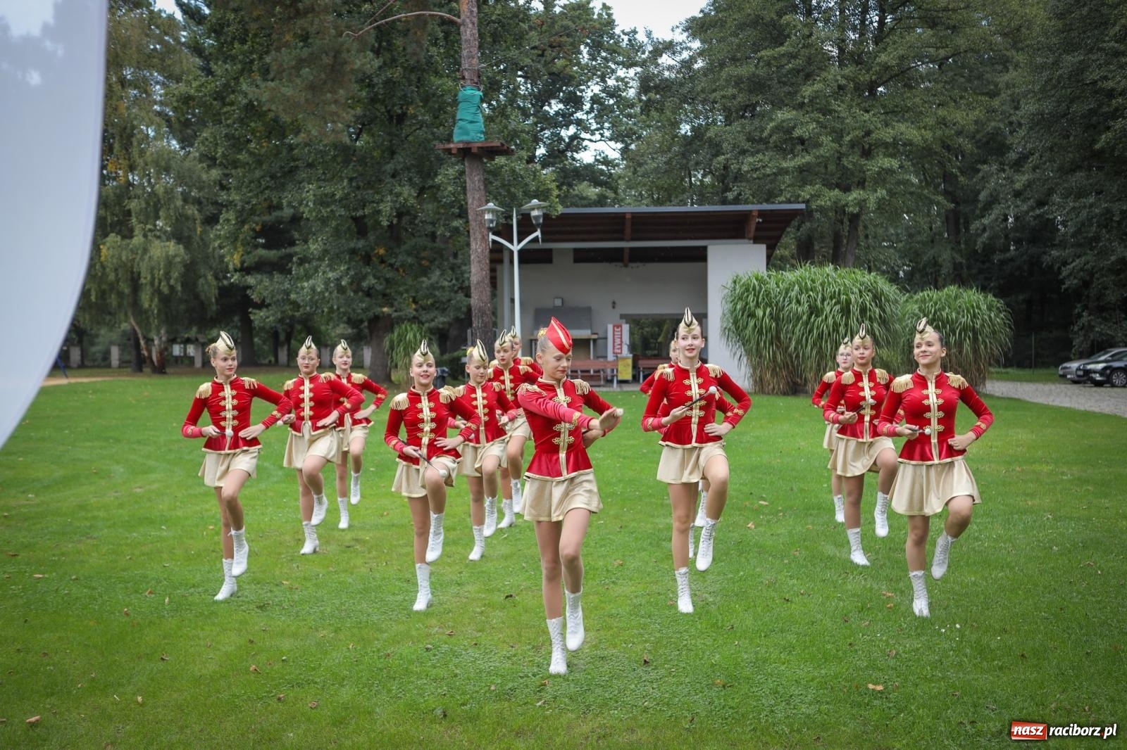 Zdjęcie w galerii na portalu naszraciborz.pl: Szymocice świętowały 25 lat Oktoberfestu. Na scenie Toby i Francesco Napoli [FOTO] wiadomości z regionu