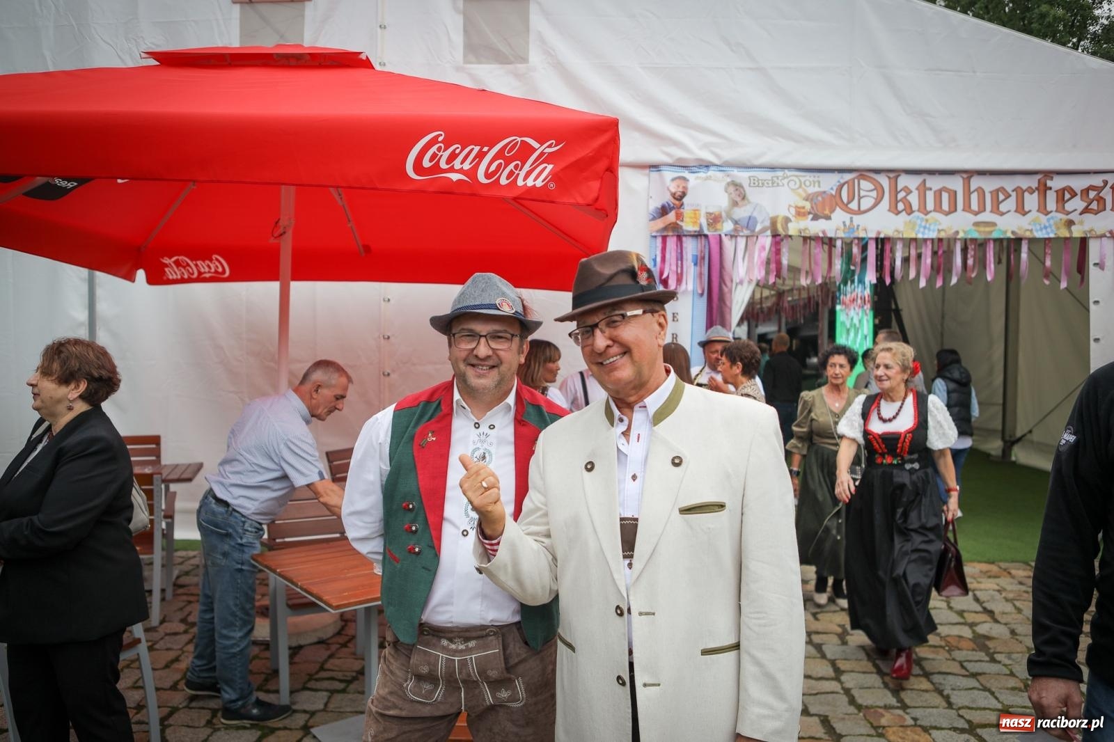 Zdjęcie w galerii na portalu naszraciborz.pl: Szymocice świętowały 25 lat Oktoberfestu. Na scenie Toby i Francesco Napoli [FOTO] wiadomości z regionu