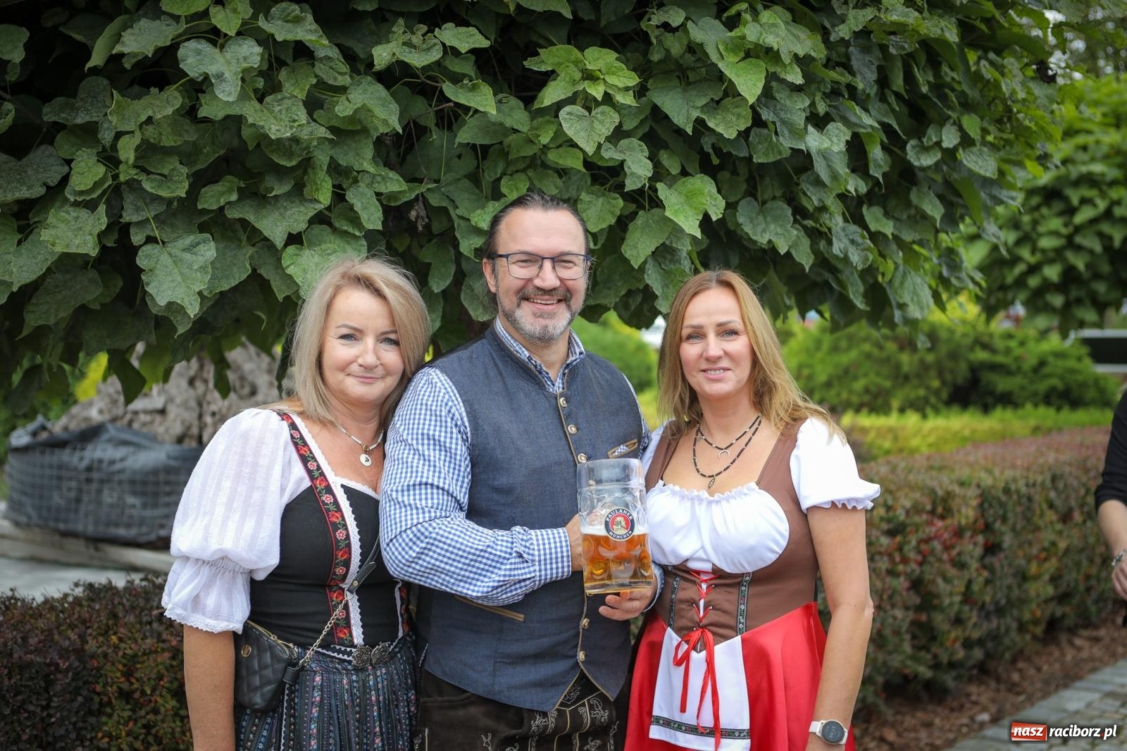 Zdjęcie w galerii na portalu naszraciborz.pl: Szymocice świętowały 25 lat Oktoberfestu. Na scenie Toby i Francesco Napoli [FOTO] wiadomości z regionu