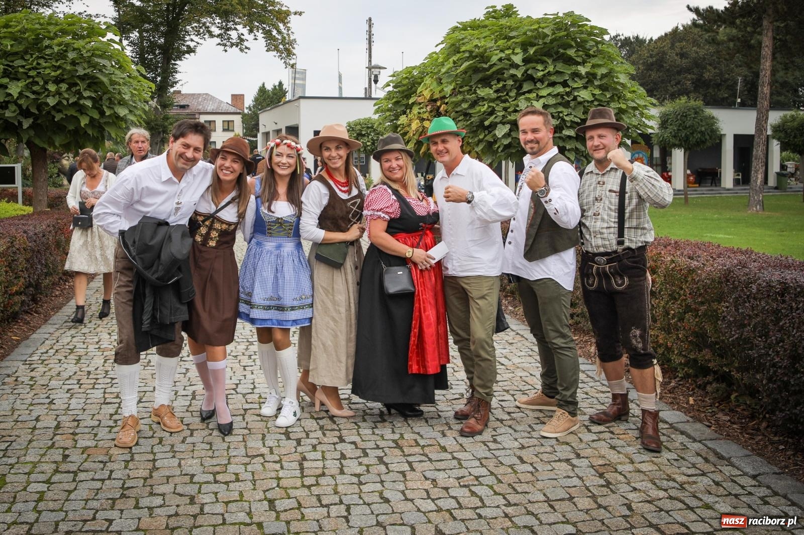 Zdjęcie w galerii na portalu naszraciborz.pl: Szymocice świętowały 25 lat Oktoberfestu. Na scenie Toby i Francesco Napoli [FOTO] wiadomości z regionu