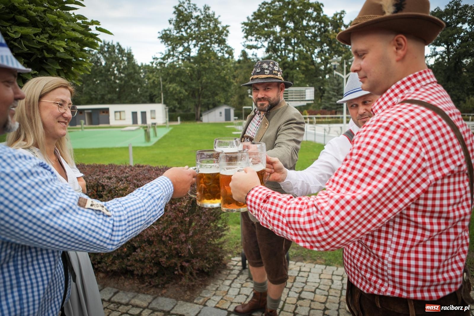 Zdjęcie w galerii na portalu naszraciborz.pl: Szymocice świętowały 25 lat Oktoberfestu. Na scenie Toby i Francesco Napoli [FOTO] wiadomości z regionu