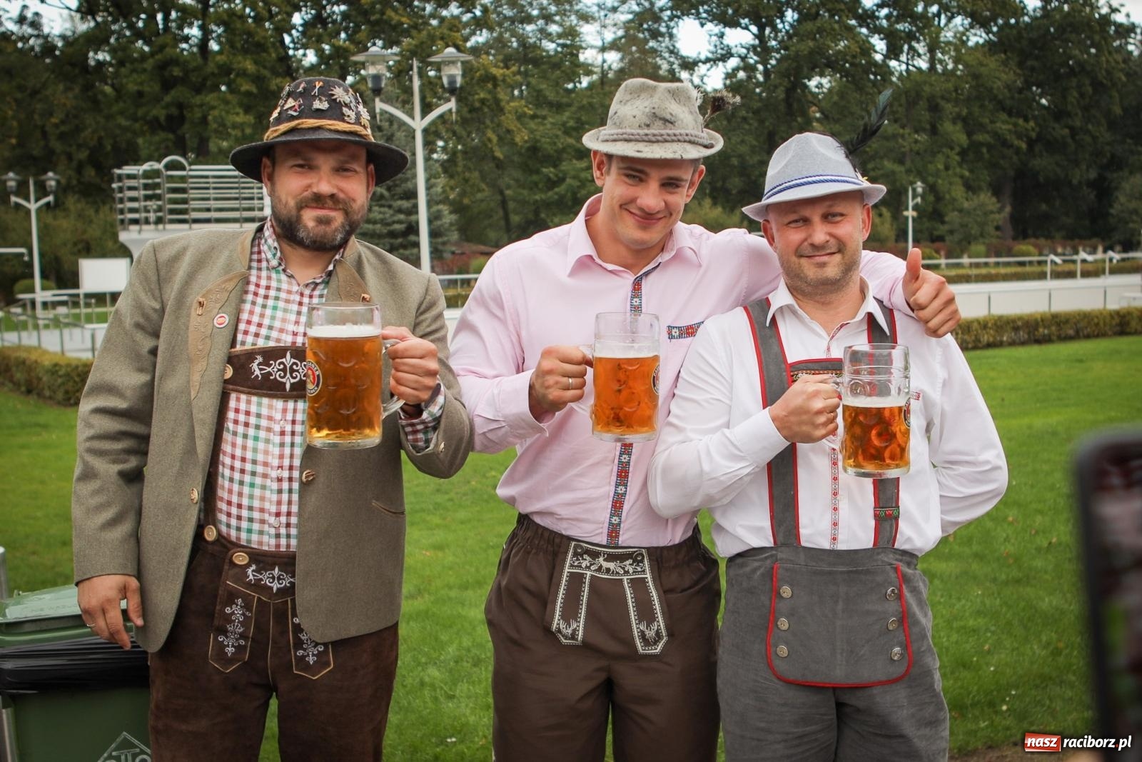 Zdjęcie w galerii na portalu naszraciborz.pl: Szymocice świętowały 25 lat Oktoberfestu. Na scenie Toby i Francesco Napoli [FOTO] wiadomości z regionu