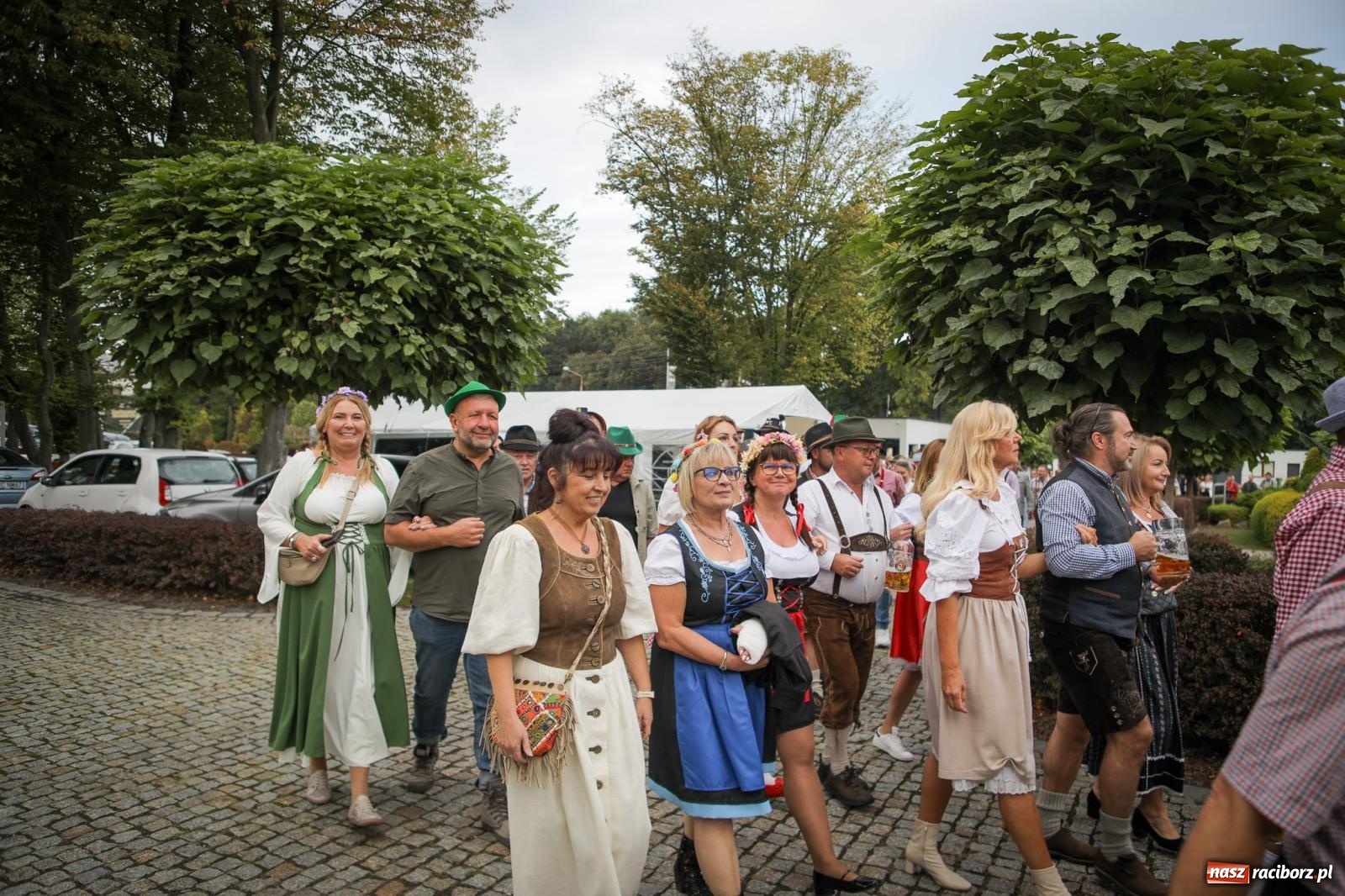 Zdjęcie w galerii na portalu naszraciborz.pl: Szymocice świętowały 25 lat Oktoberfestu. Na scenie Toby i Francesco Napoli [FOTO] wiadomości z regionu