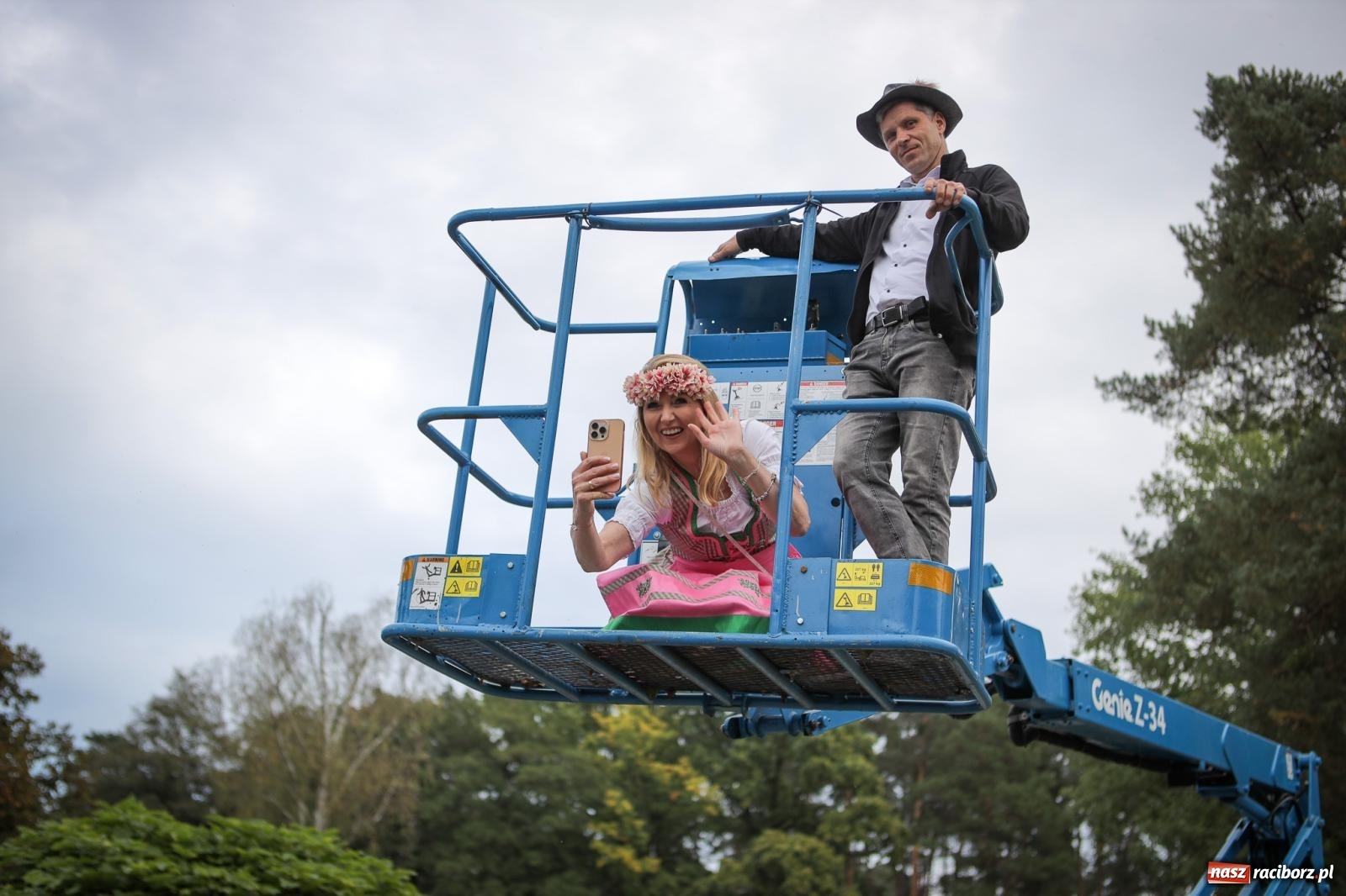 Zdjęcie w galerii na portalu naszraciborz.pl: Szymocice świętowały 25 lat Oktoberfestu. Na scenie Toby i Francesco Napoli [FOTO] wiadomości z regionu
