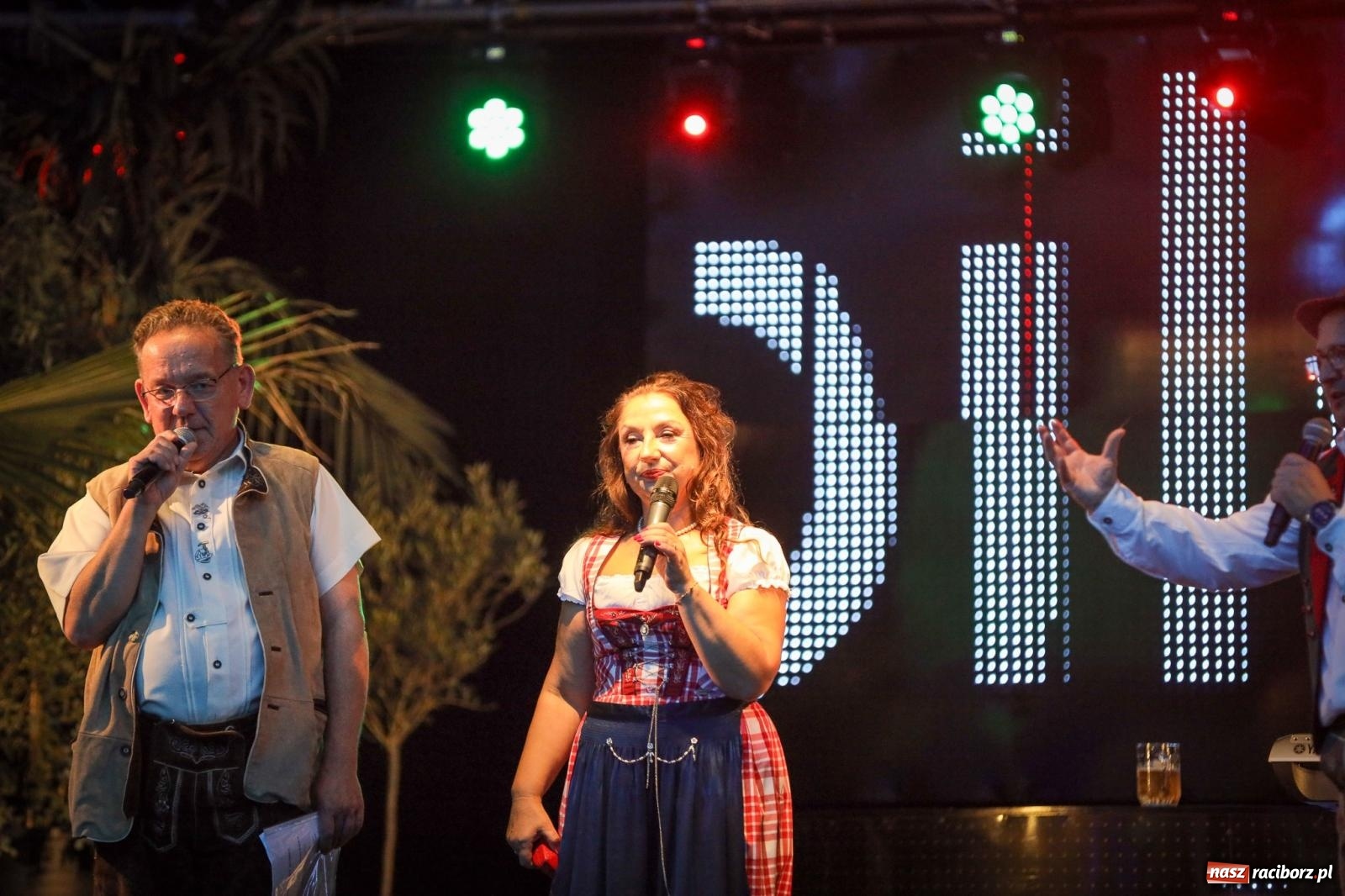 Zdjęcie w galerii na portalu naszraciborz.pl: Szymocice świętowały 25 lat Oktoberfestu. Na scenie Toby i Francesco Napoli [FOTO] wiadomości z regionu