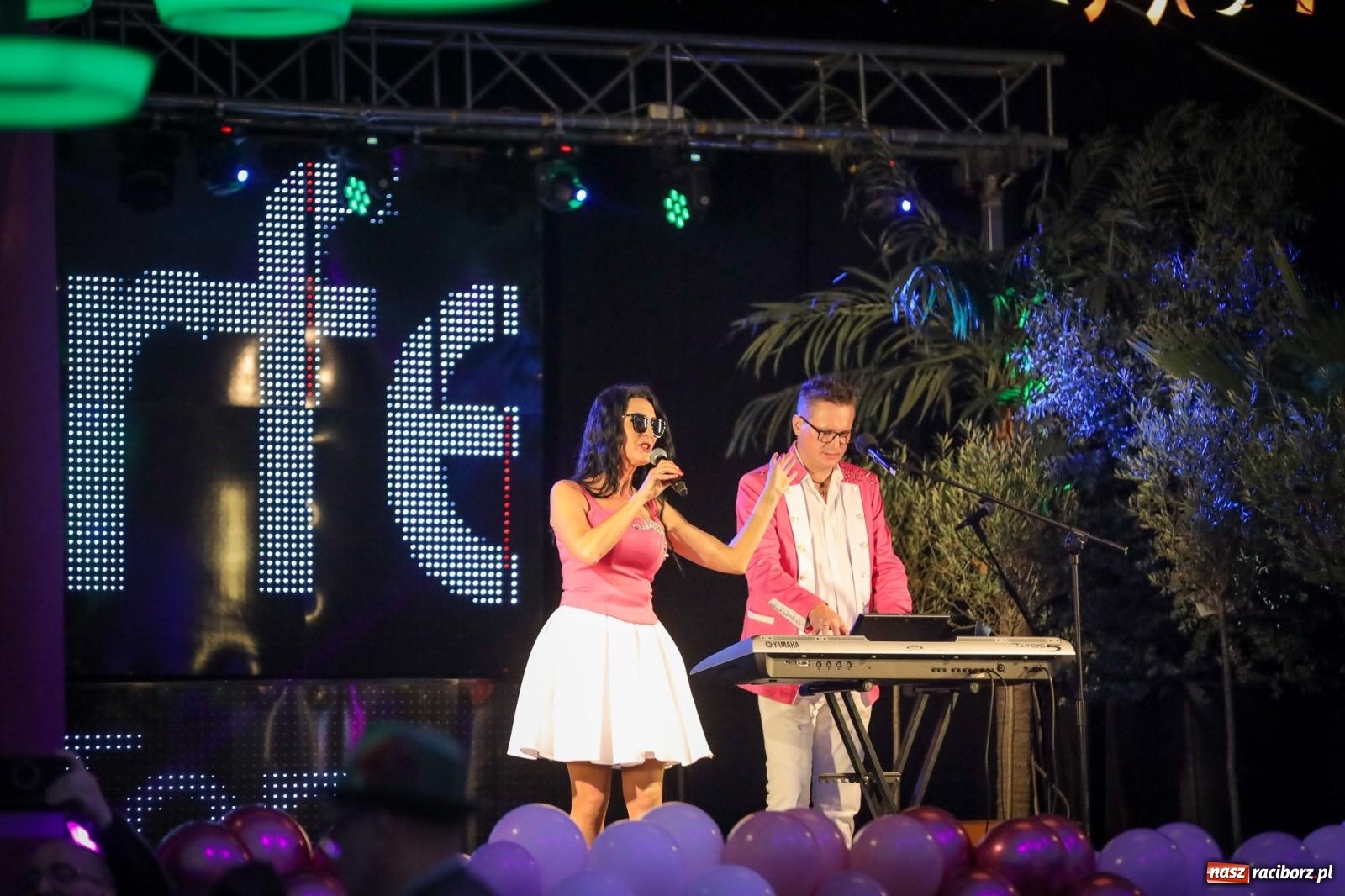 Zdjęcie w galerii na portalu naszraciborz.pl: Szymocice świętowały 25 lat Oktoberfestu. Na scenie Toby i Francesco Napoli [FOTO] wiadomości z regionu