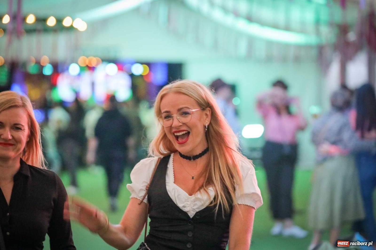 Zdjęcie w galerii na portalu naszraciborz.pl: Szymocice świętowały 25 lat Oktoberfestu. Na scenie Toby i Francesco Napoli [FOTO] wiadomości z regionu