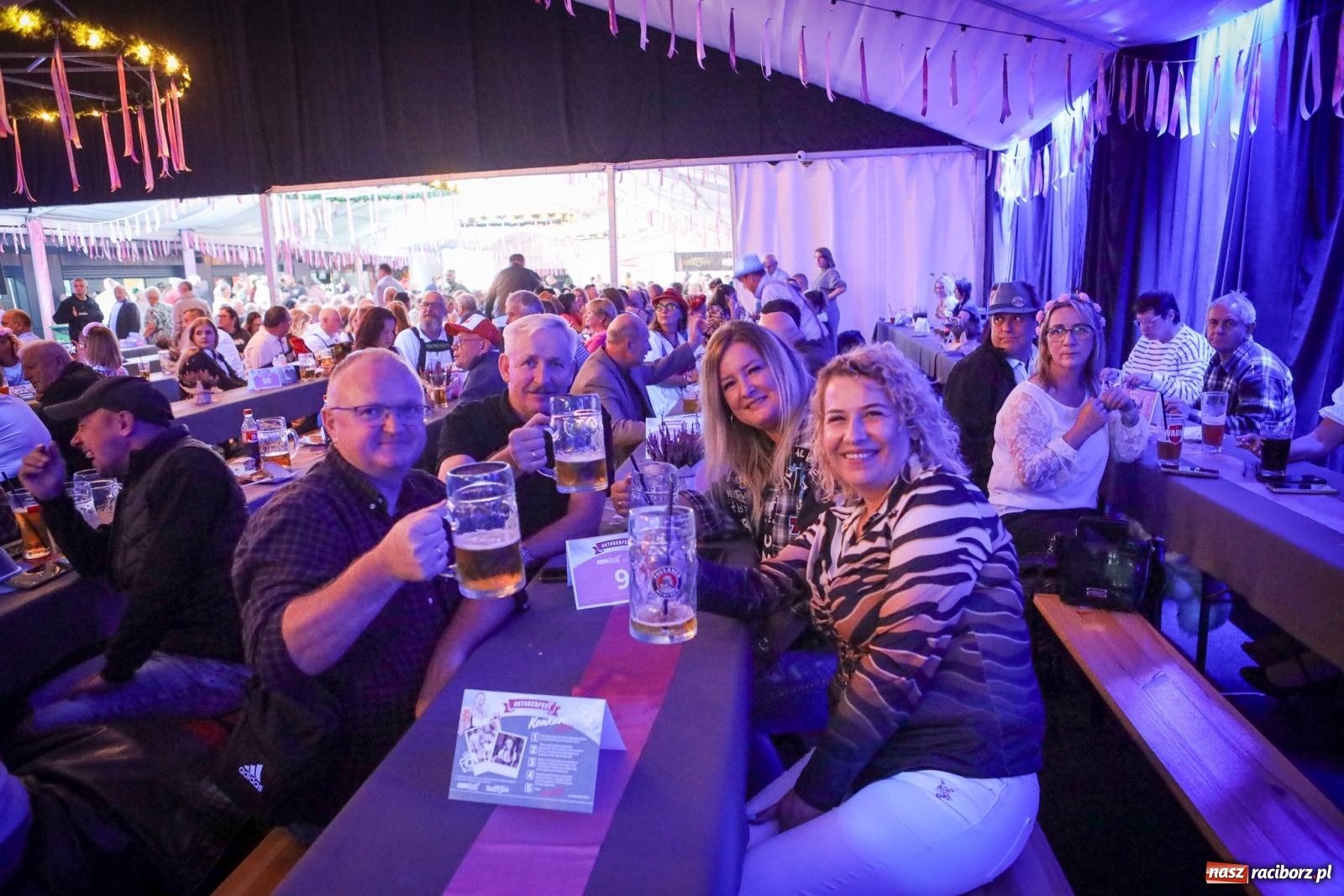 Zdjęcie w galerii na portalu naszraciborz.pl: Szymocice świętowały 25 lat Oktoberfestu. Na scenie Toby i Francesco Napoli [FOTO] wiadomości z regionu