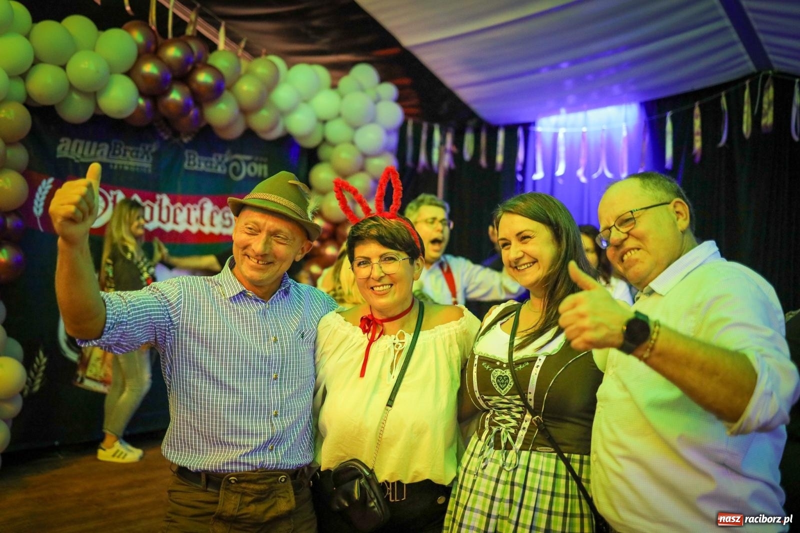 Zdjęcie w galerii na portalu naszraciborz.pl: Szymocice świętowały 25 lat Oktoberfestu. Na scenie Toby i Francesco Napoli [FOTO] wiadomości z regionu