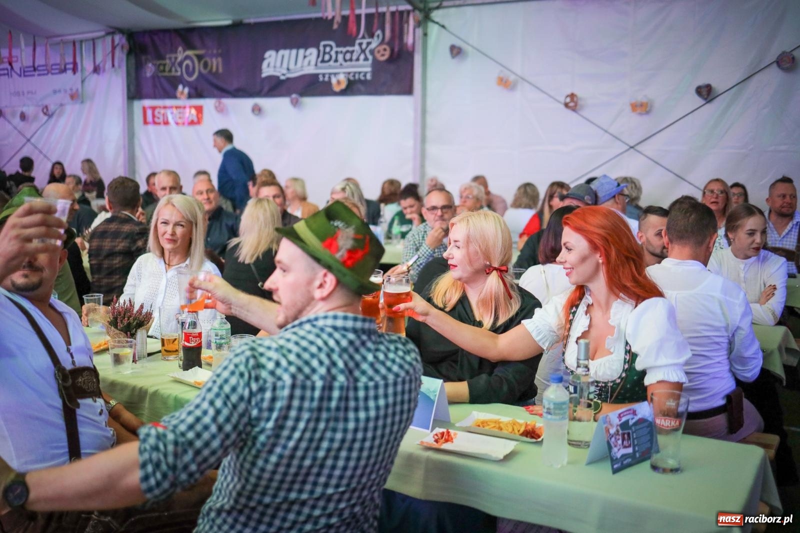 Zdjęcie w galerii na portalu naszraciborz.pl: Szymocice świętowały 25 lat Oktoberfestu. Na scenie Toby i Francesco Napoli [FOTO] wiadomości z regionu