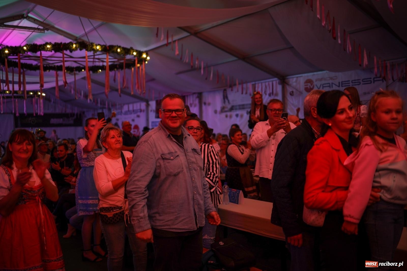 Zdjęcie w galerii na portalu naszraciborz.pl: Szymocice świętowały 25 lat Oktoberfestu. Na scenie Toby i Francesco Napoli [FOTO] wiadomości z regionu